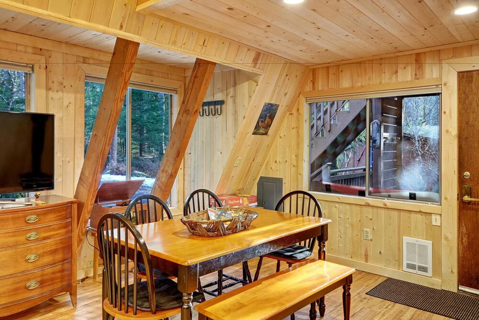 Alpine A-Frame - Two Bedroom Cabin with Hot Tub