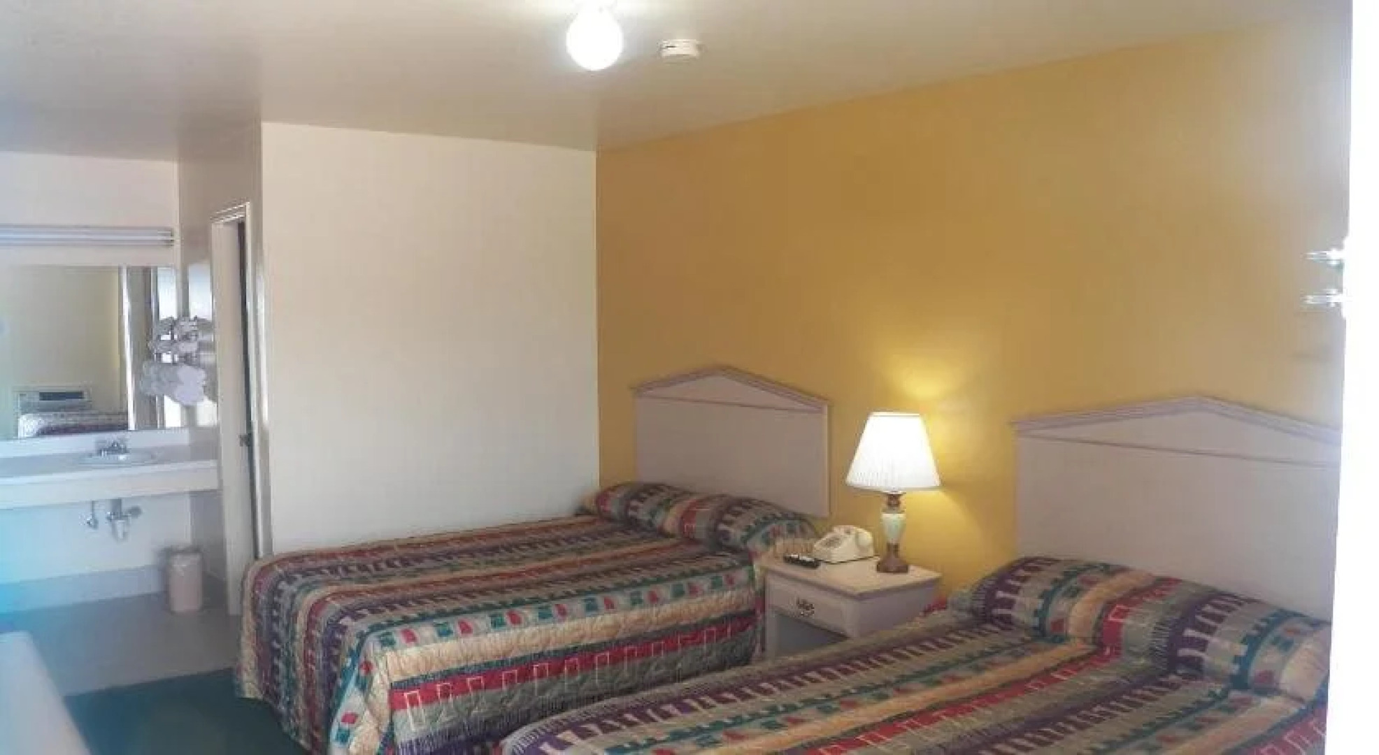 Sleepy Traveler Motel