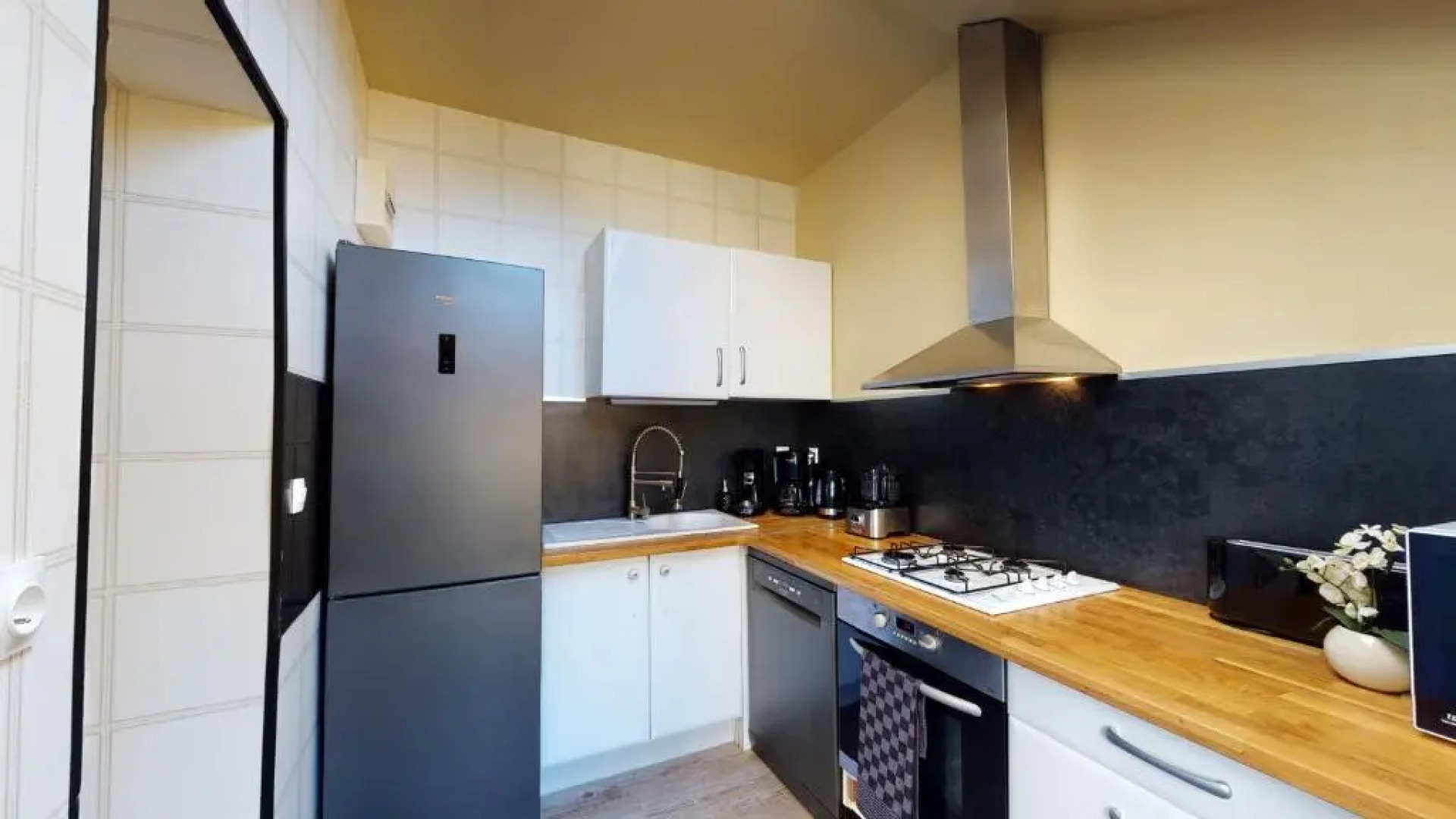 La Villa et Cours du Paradis gîte 4 étoiles, Billard BabyFoot, société La Clef Decamp