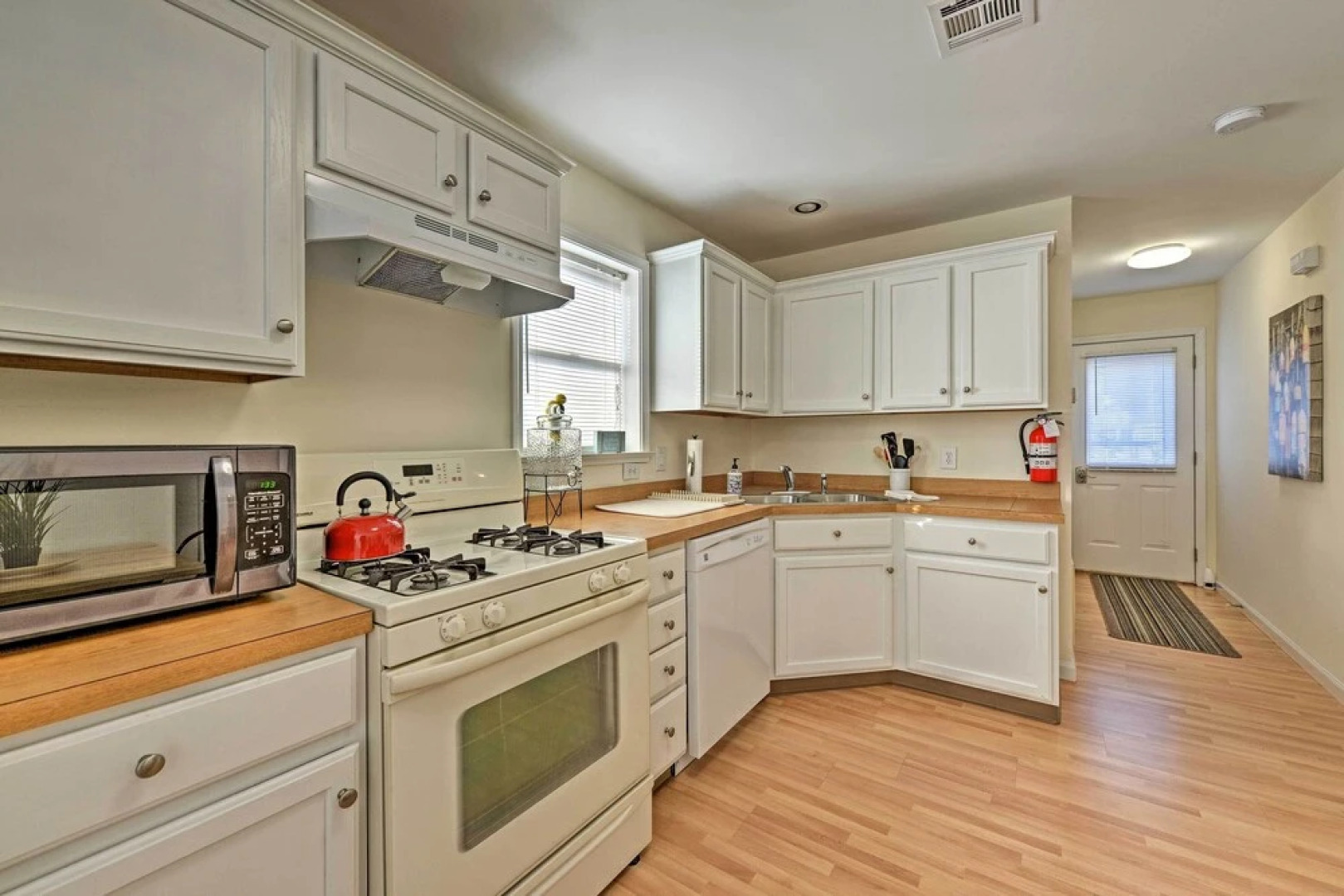 Charming Cottage - Steps to Point Pleasant Beach!