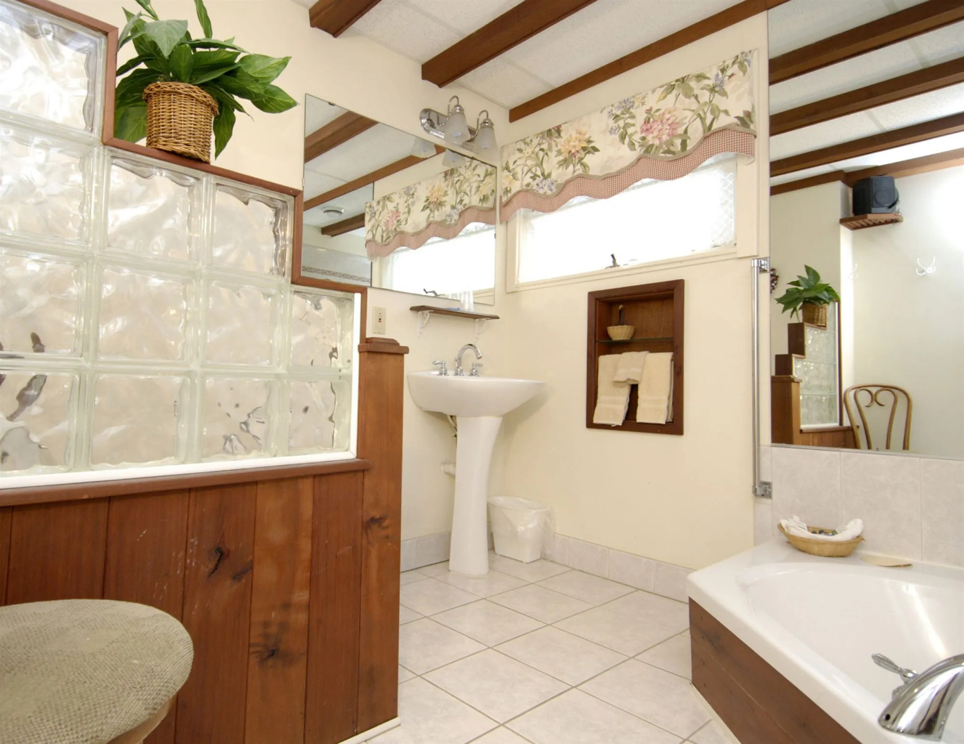 Wrens Nest Village Inn