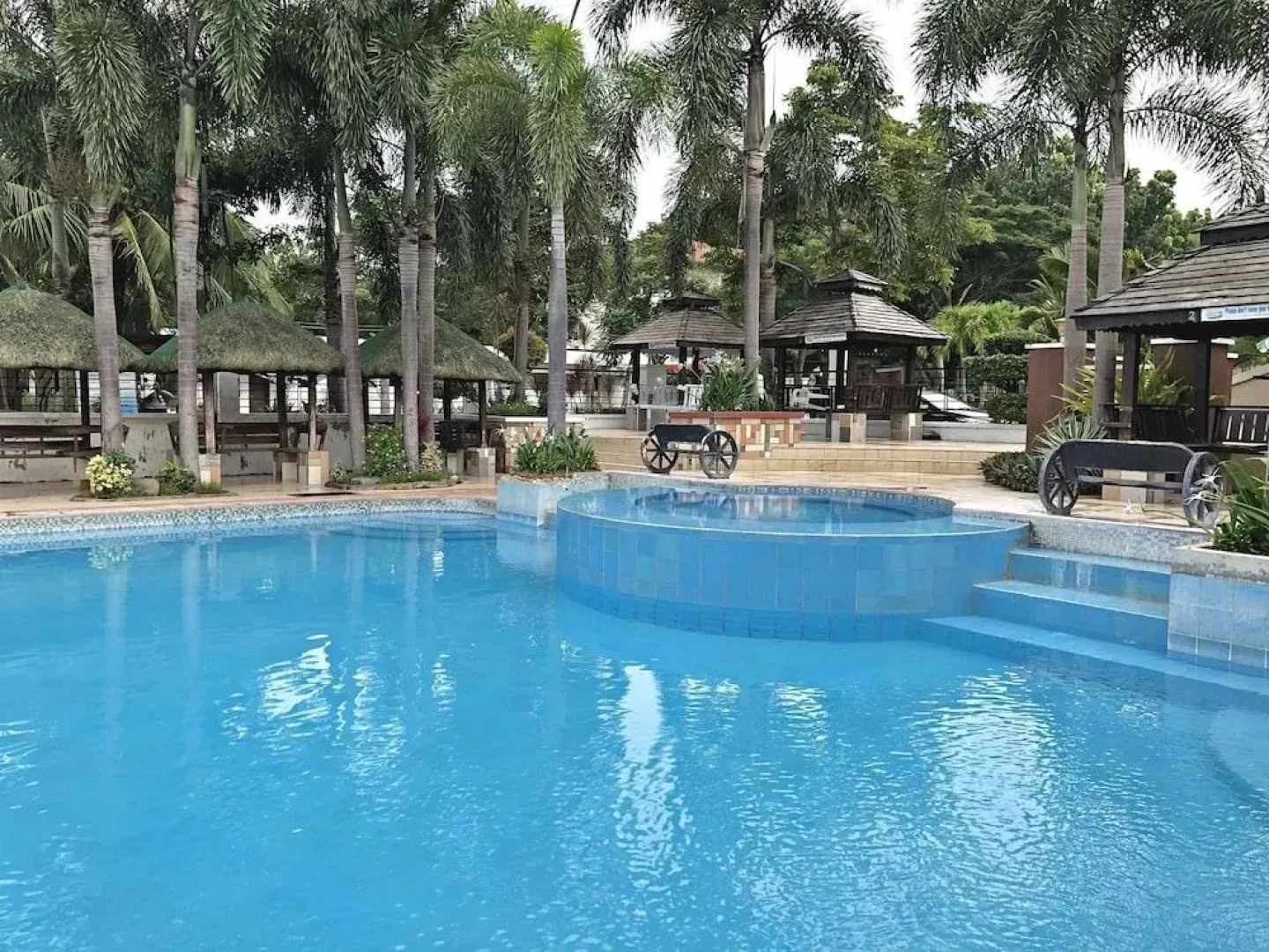 Quezon Premier Hotel - Candelaria