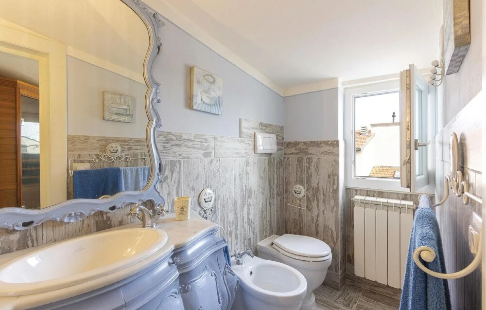 Beautiful Apartment in Viareggio With 3 Bedrooms, Jacuzzi and Sauna