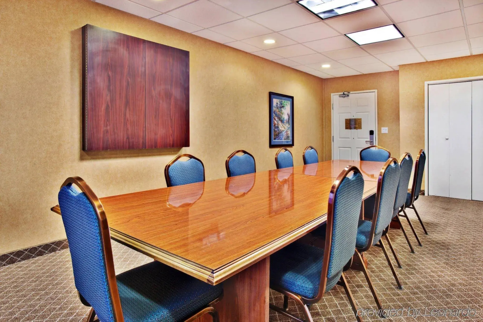 Holiday Inn Express & Suites Ames by IHG