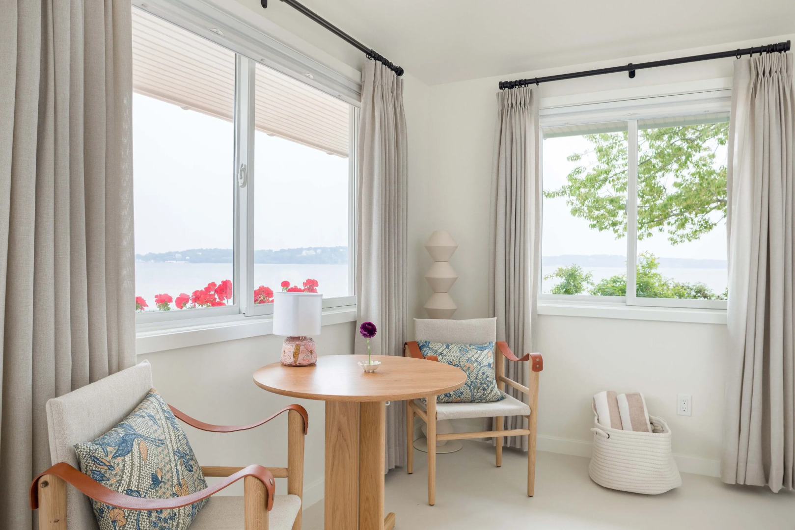 Silver Sands Motel & Beach Bungalows