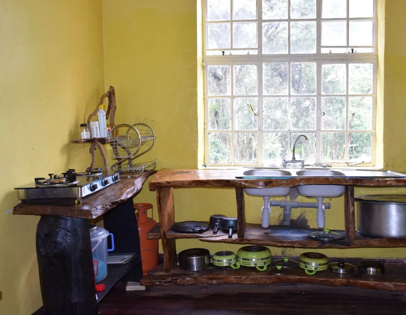 Crestwood Country House