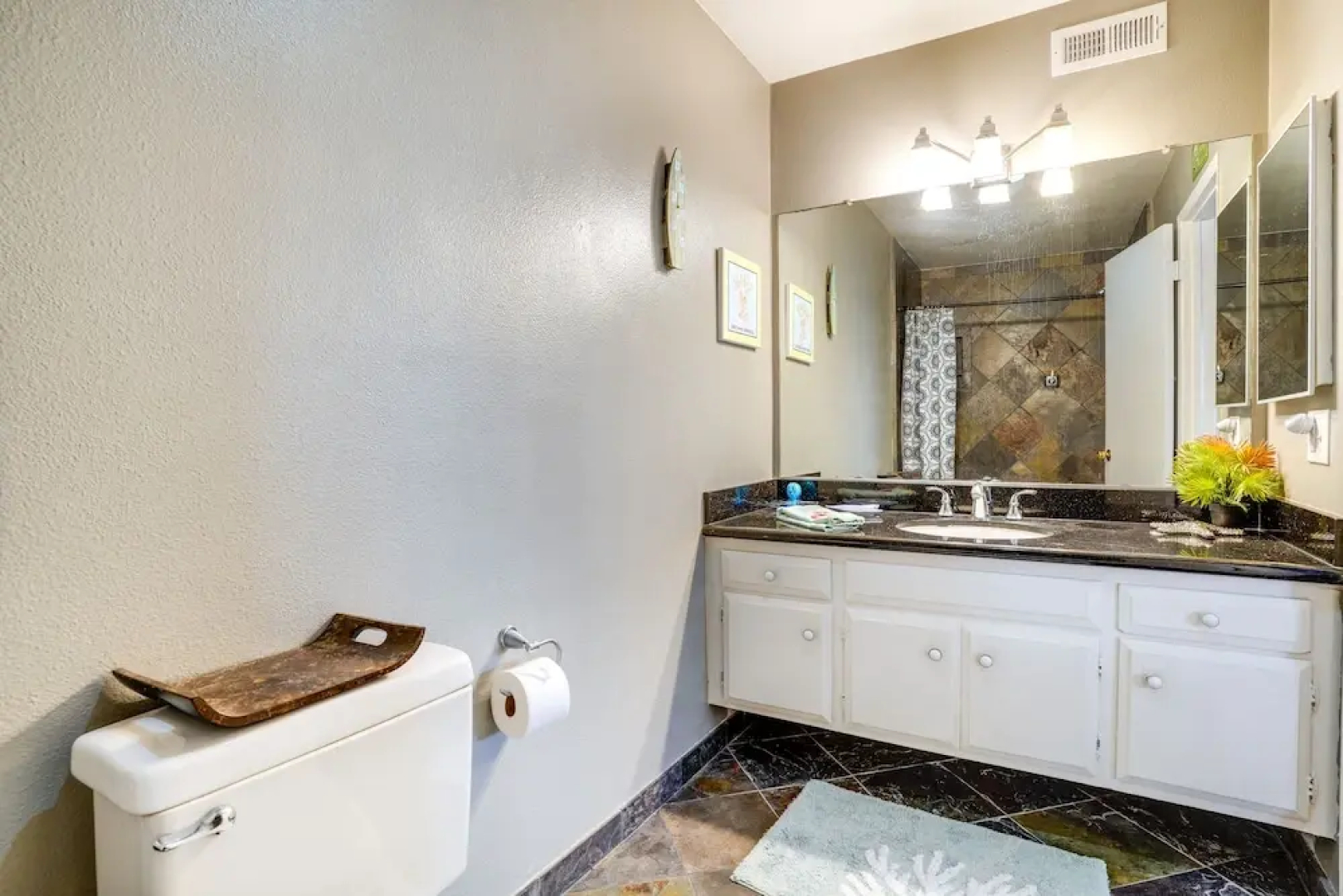 Viva Ventura: Duplex With Patio - Walk to Beach!