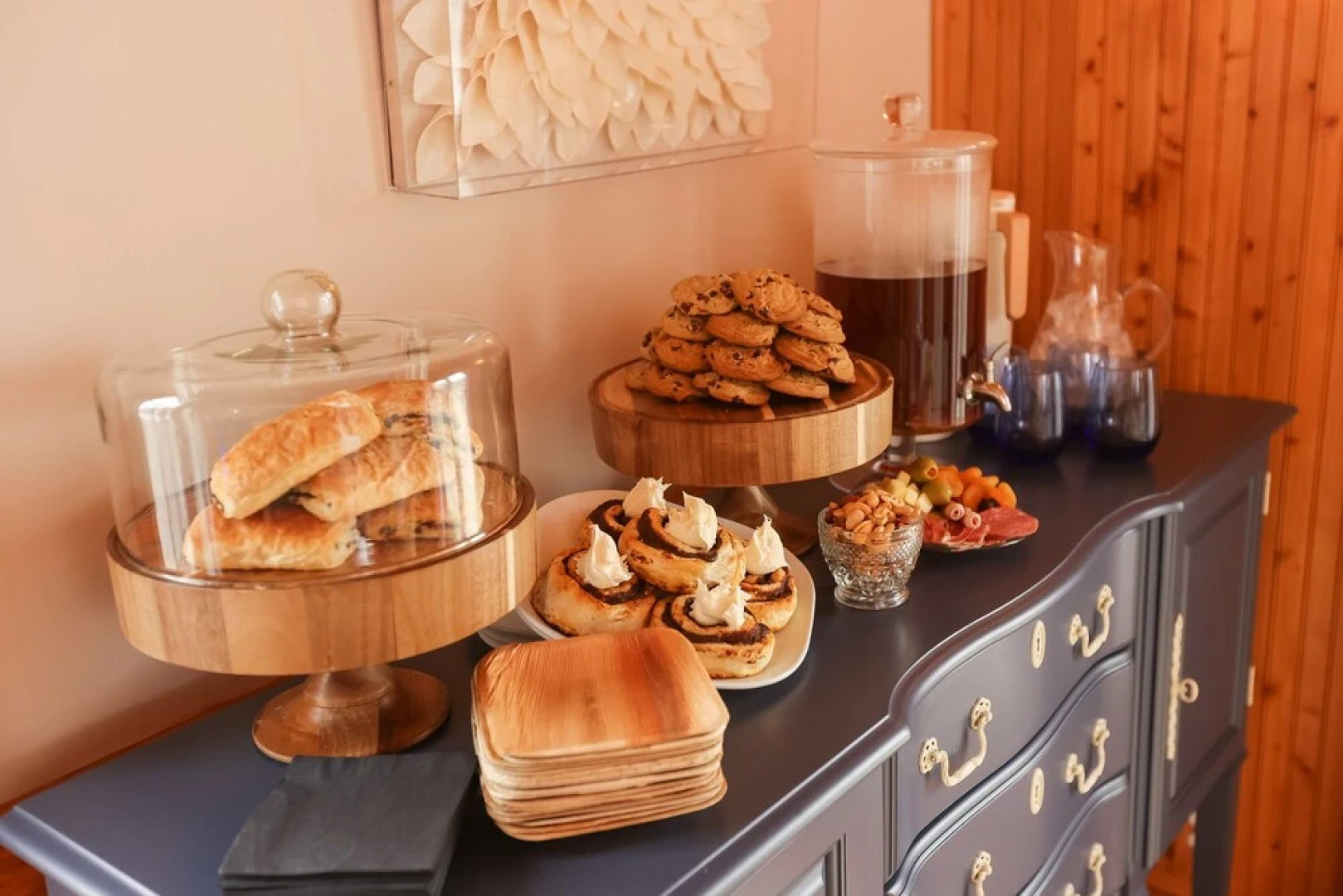 The Burrus House Inn Waterfront Suites