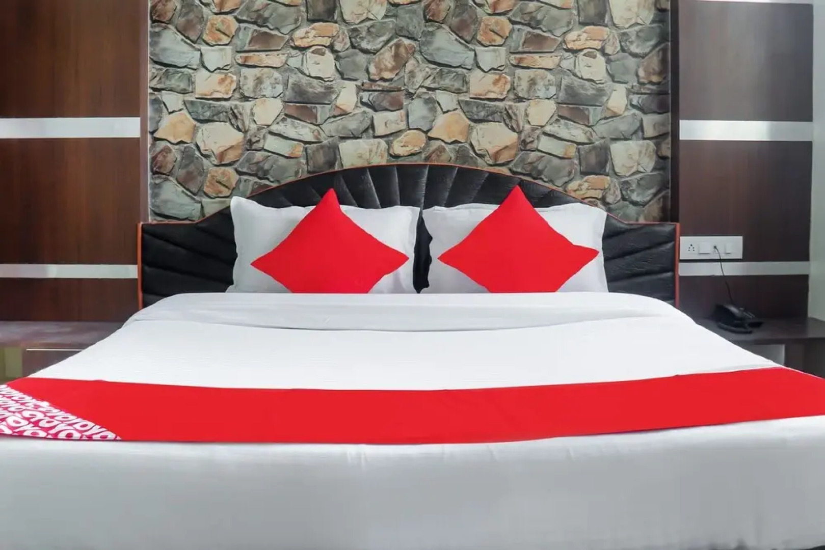 OYO 41953 Hotel Trinity East