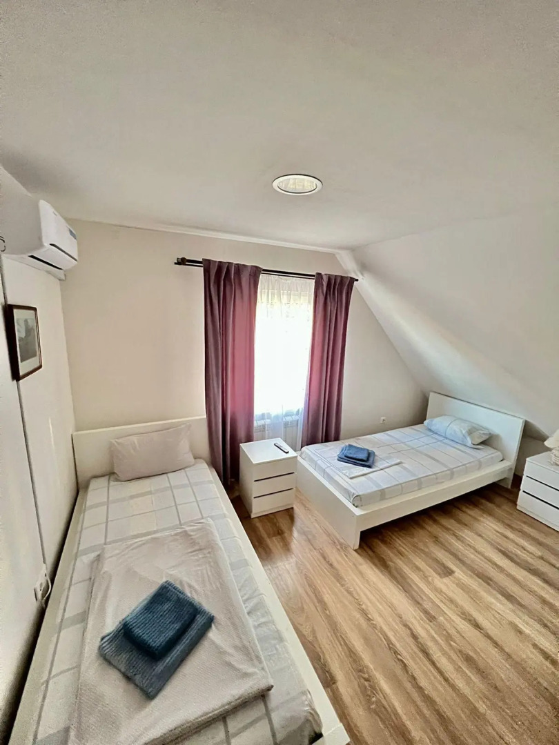 Ю-2 Motel (Мотель)