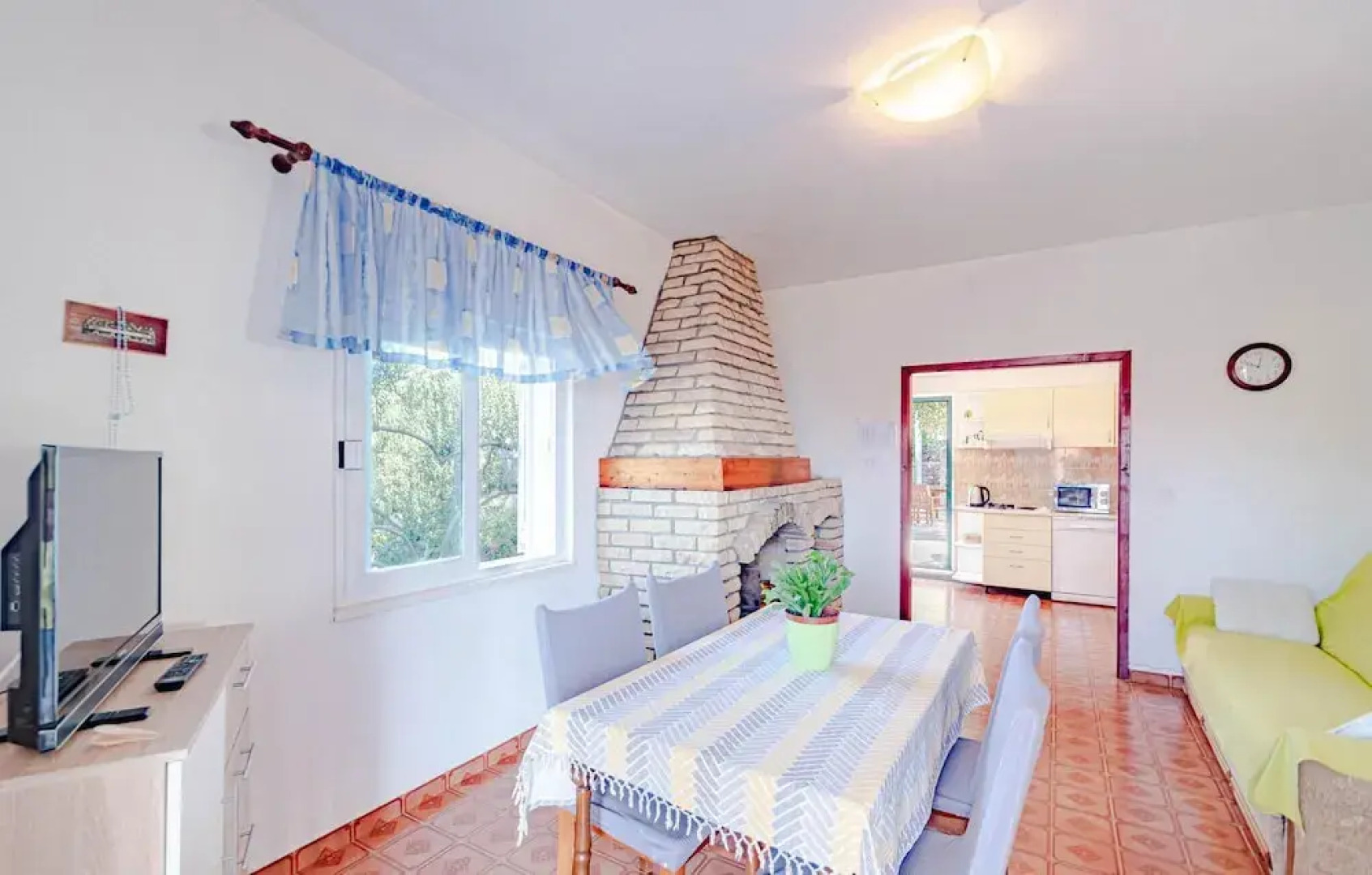 Awesome Home in Potomje With 3 Bedrooms and Wifi