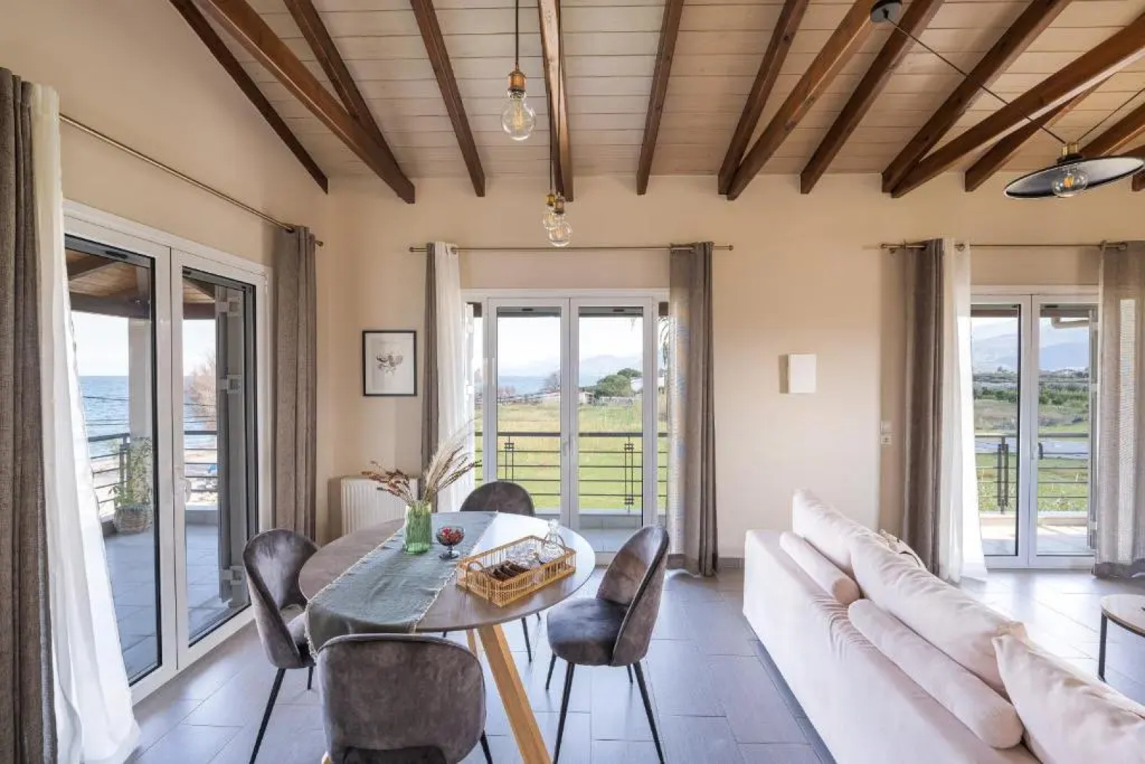 Meltemi Beach House - a seaside Luxury maisonnette