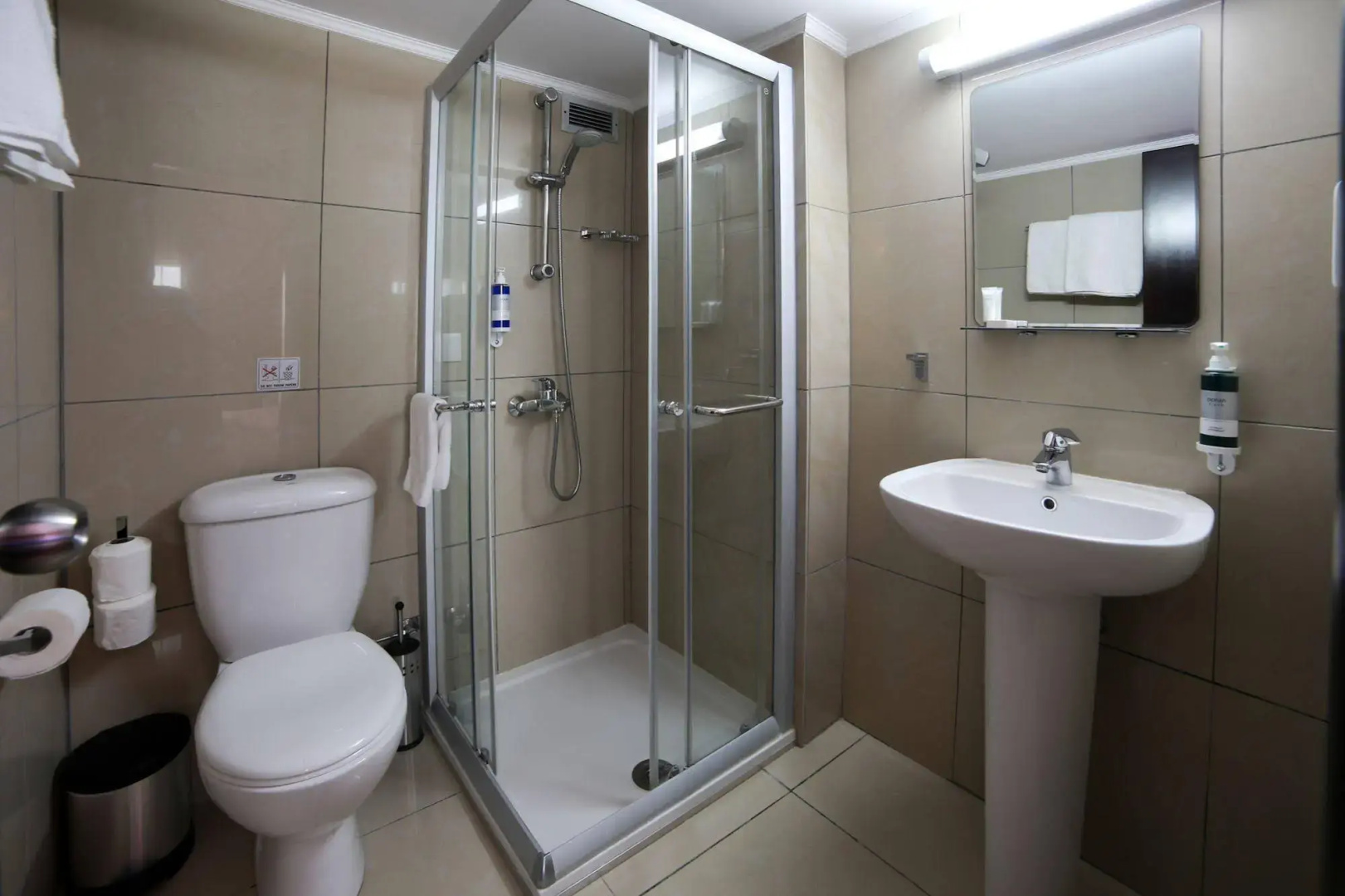 Les Palmiers Beach Hotel