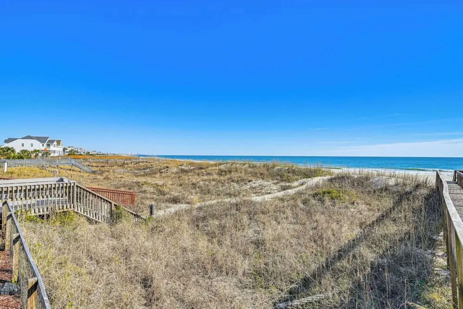 Waterfront Gem w/ Balcony in Garden City