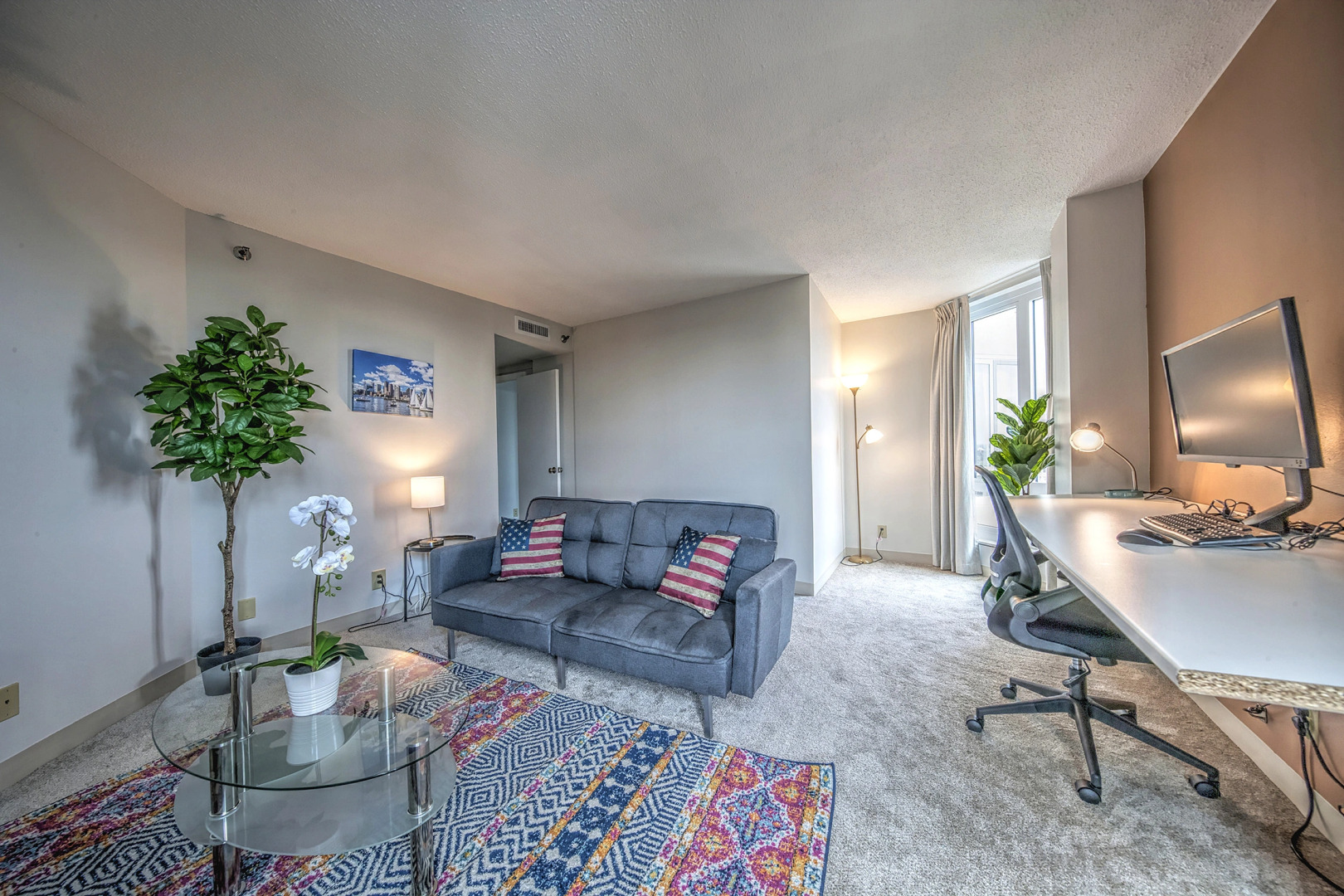 Boston Back Bay Gorgeous Apt with fast wifi and great extras!