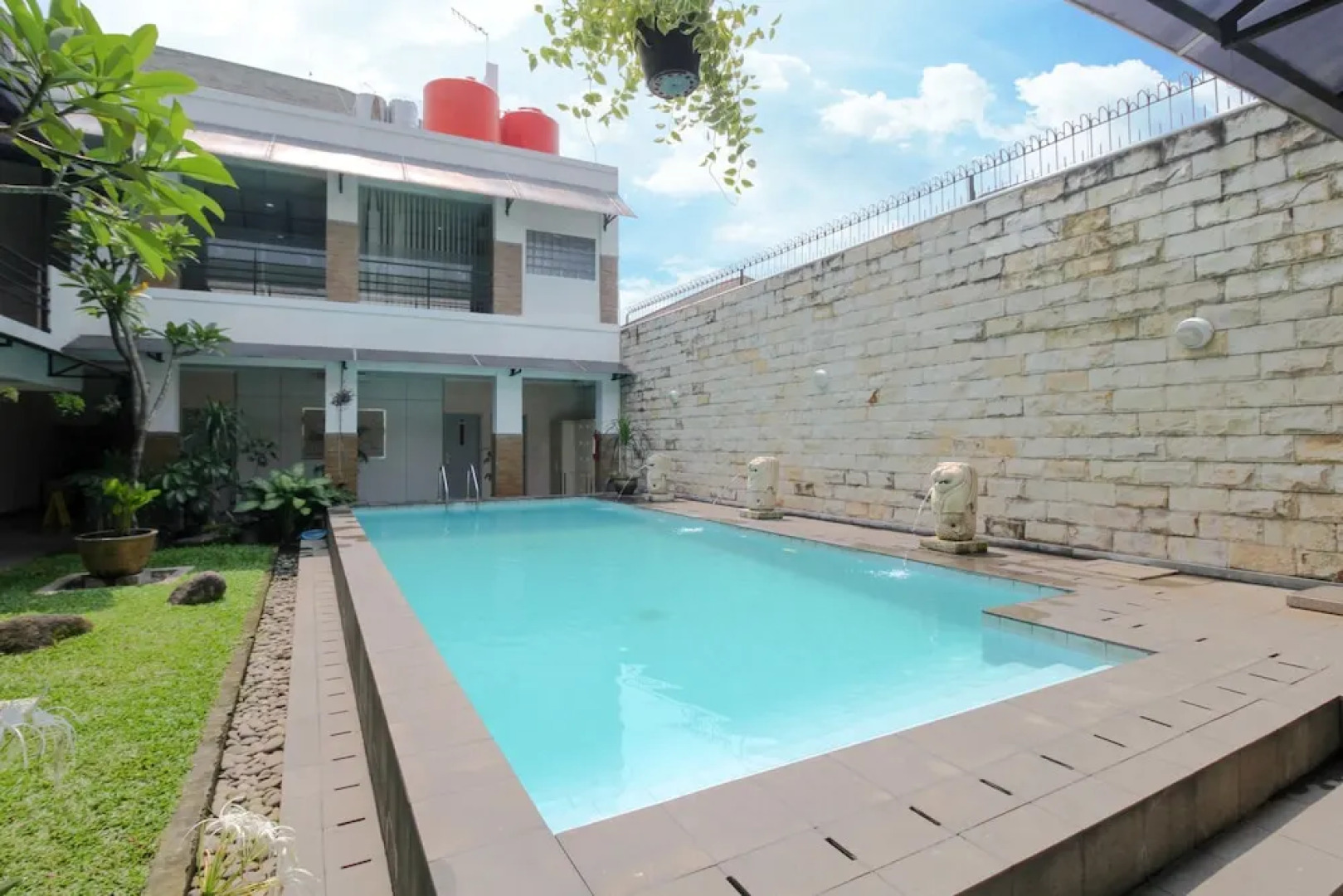 Airy Terminal Tirtonadi MT Haryono 80 Solo