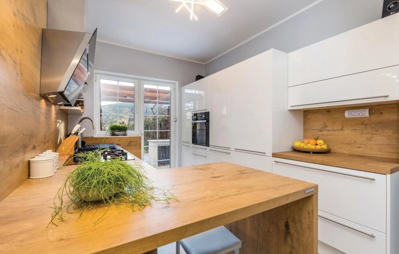 Amazing Home in Cavle With Wifi and 3 Bedrooms