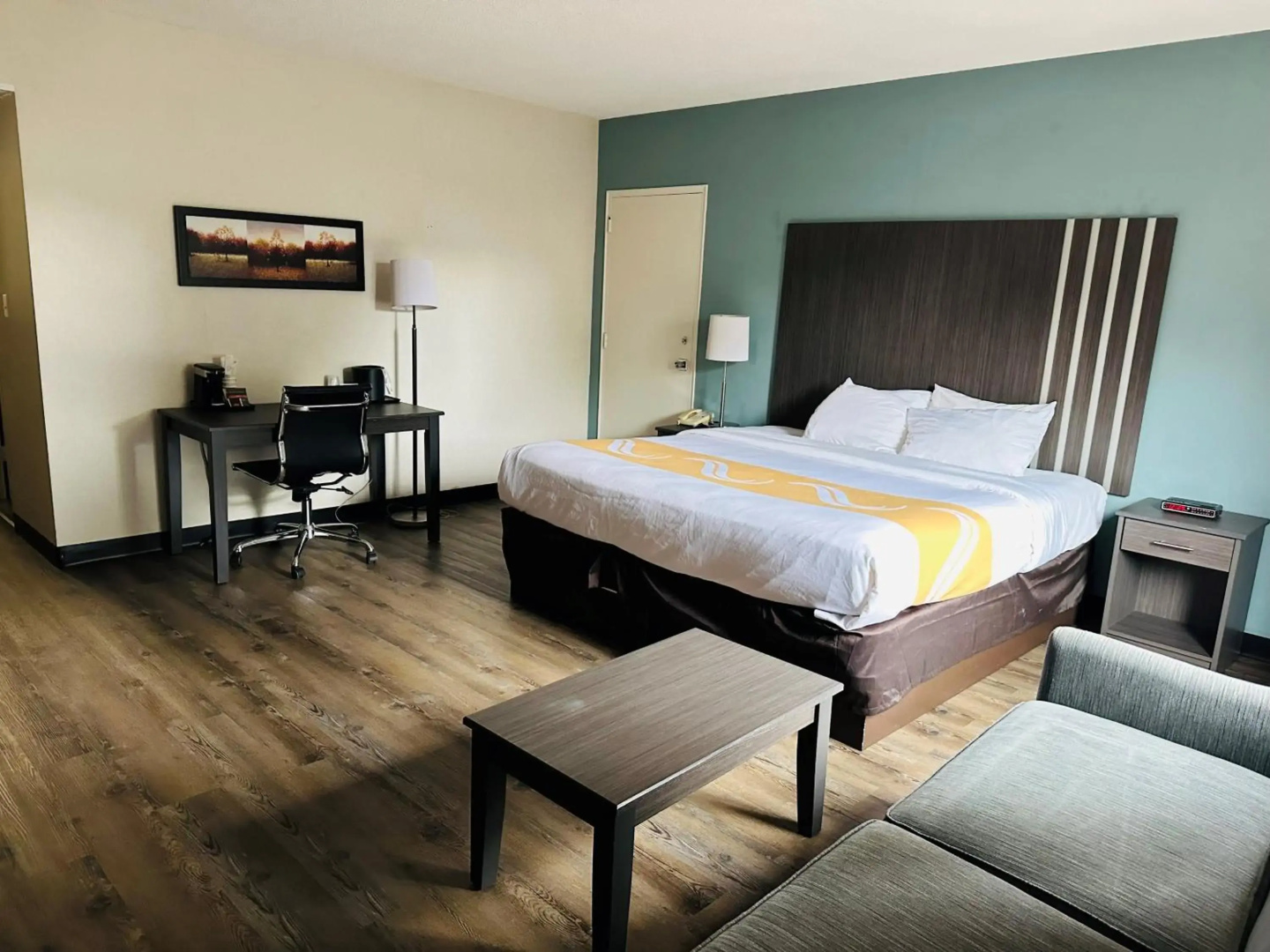 Village Inn & Suites