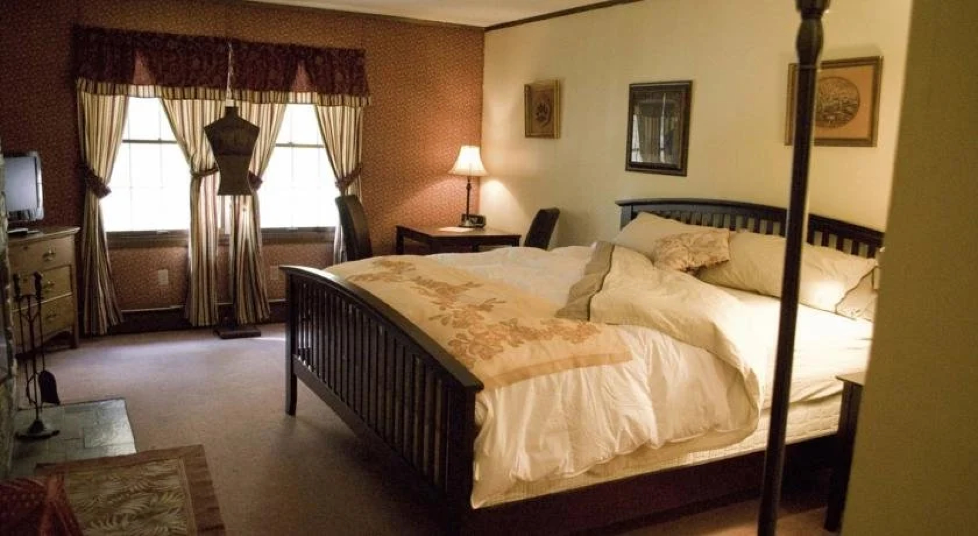 Stones Lodge under Mt. Stratton