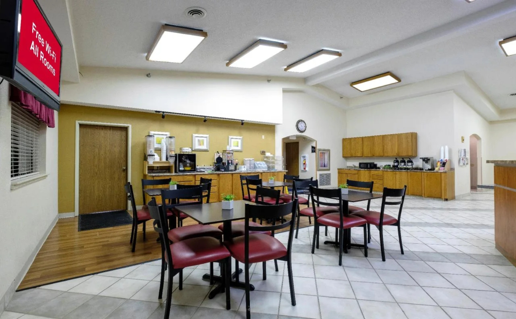 Holton Inn and Suites