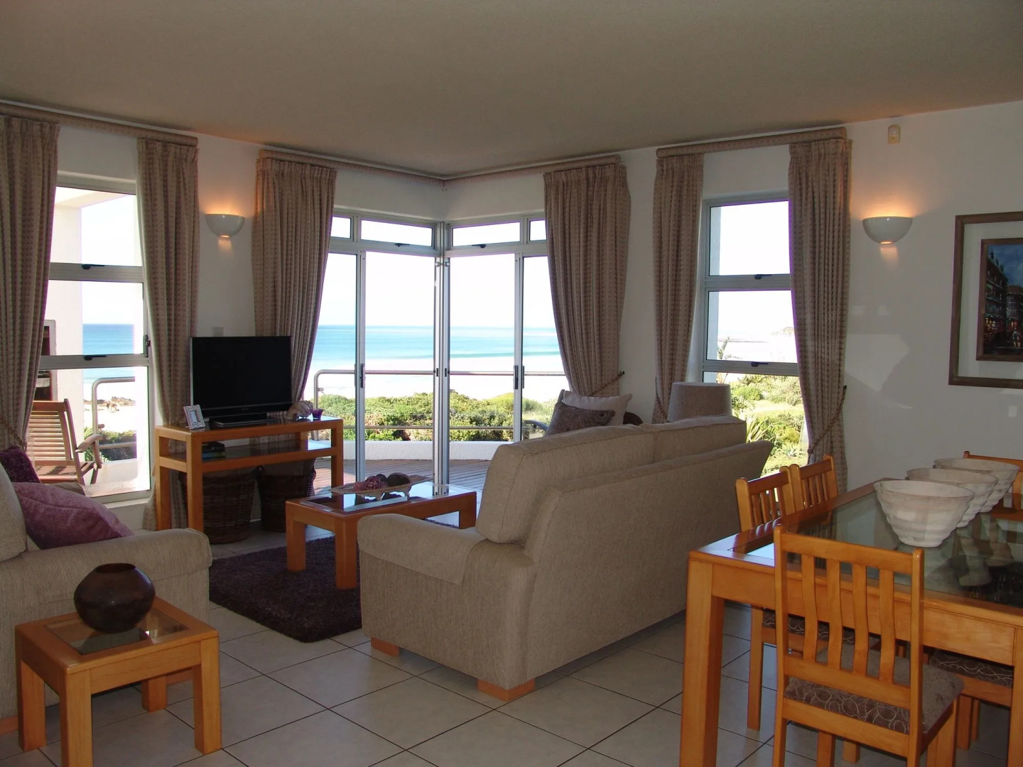 Diaz 15 House on the Bay