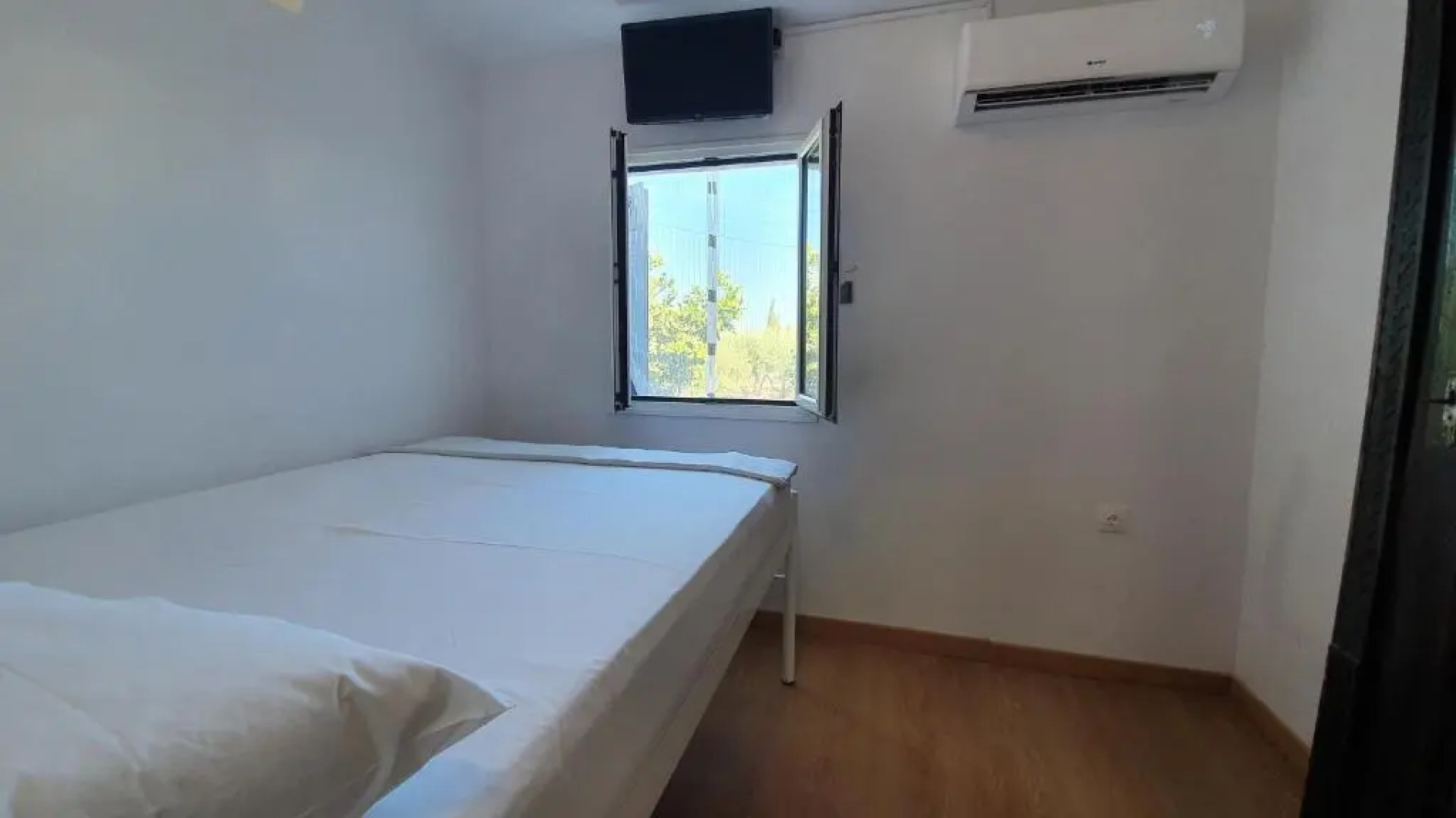 Golden Beach, Little Troll House 3