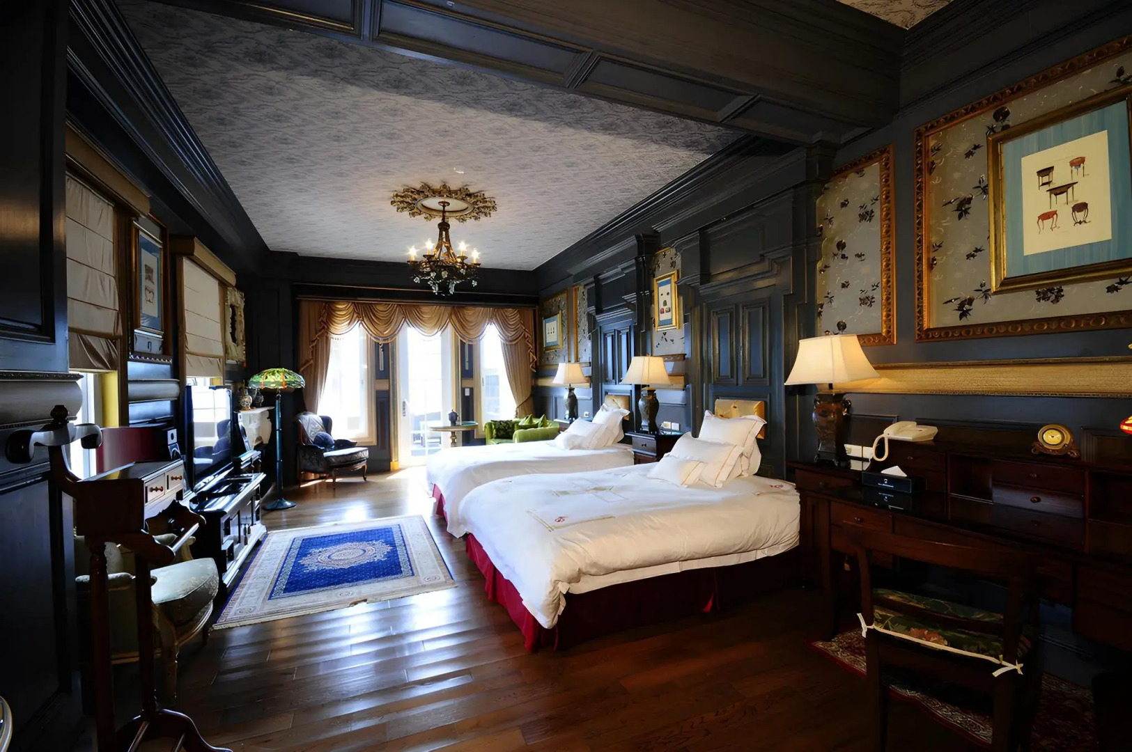 The Old England Manor