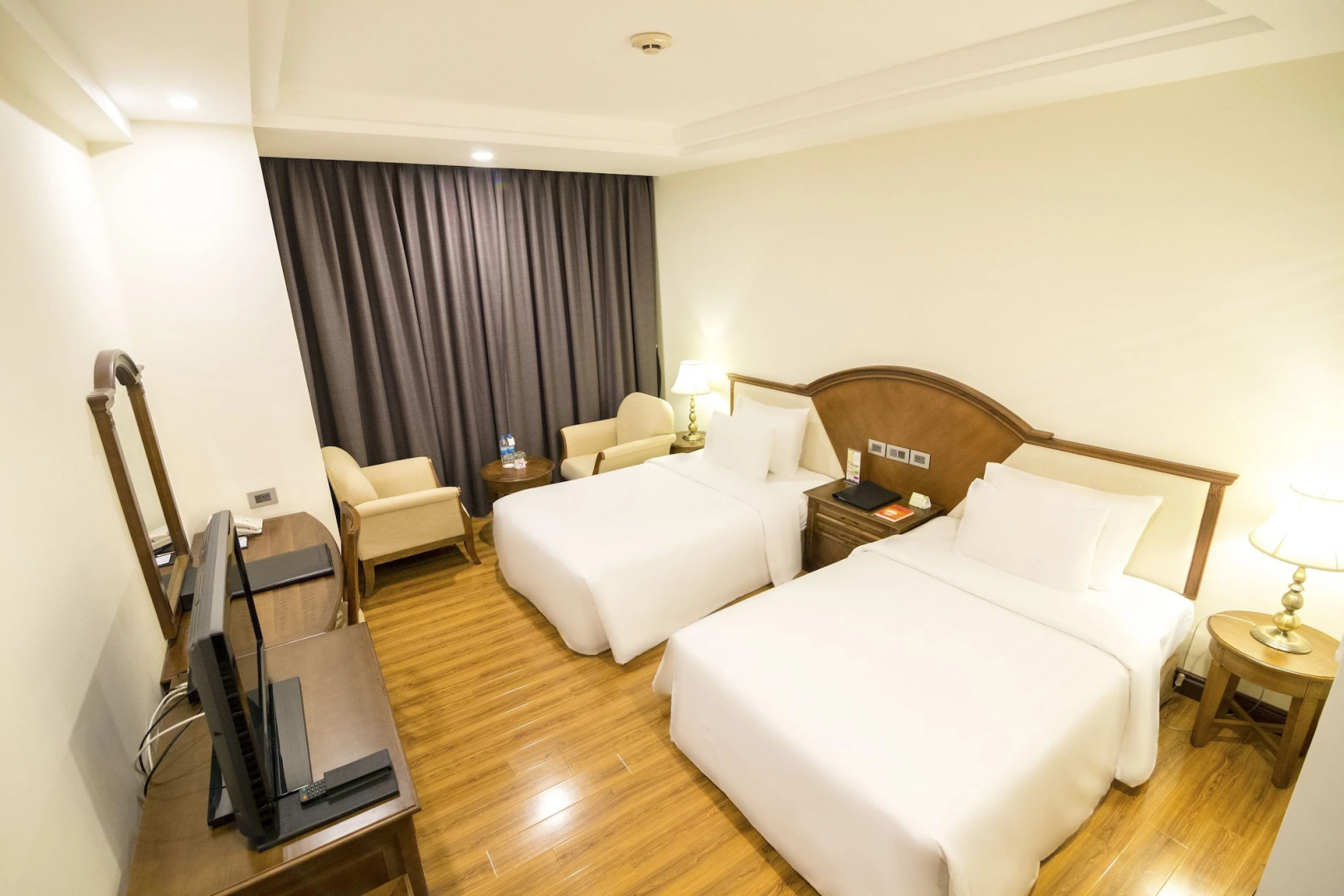 Sai Gon Ha Long Hotel