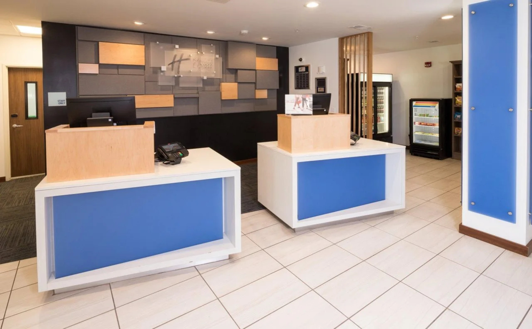 Holiday Inn Express and Suites Portage by IHG