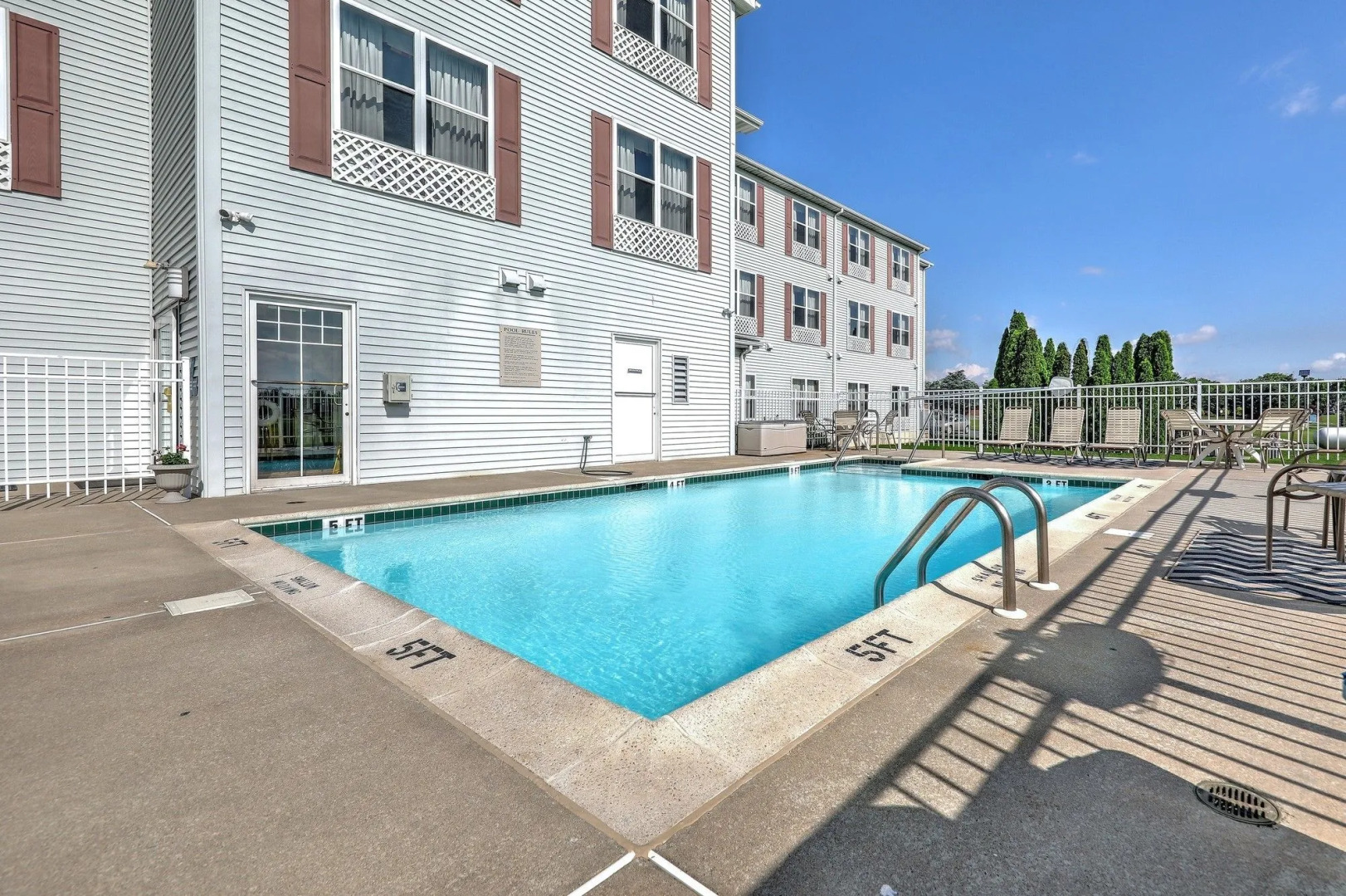 Lancaster Inn and Suites