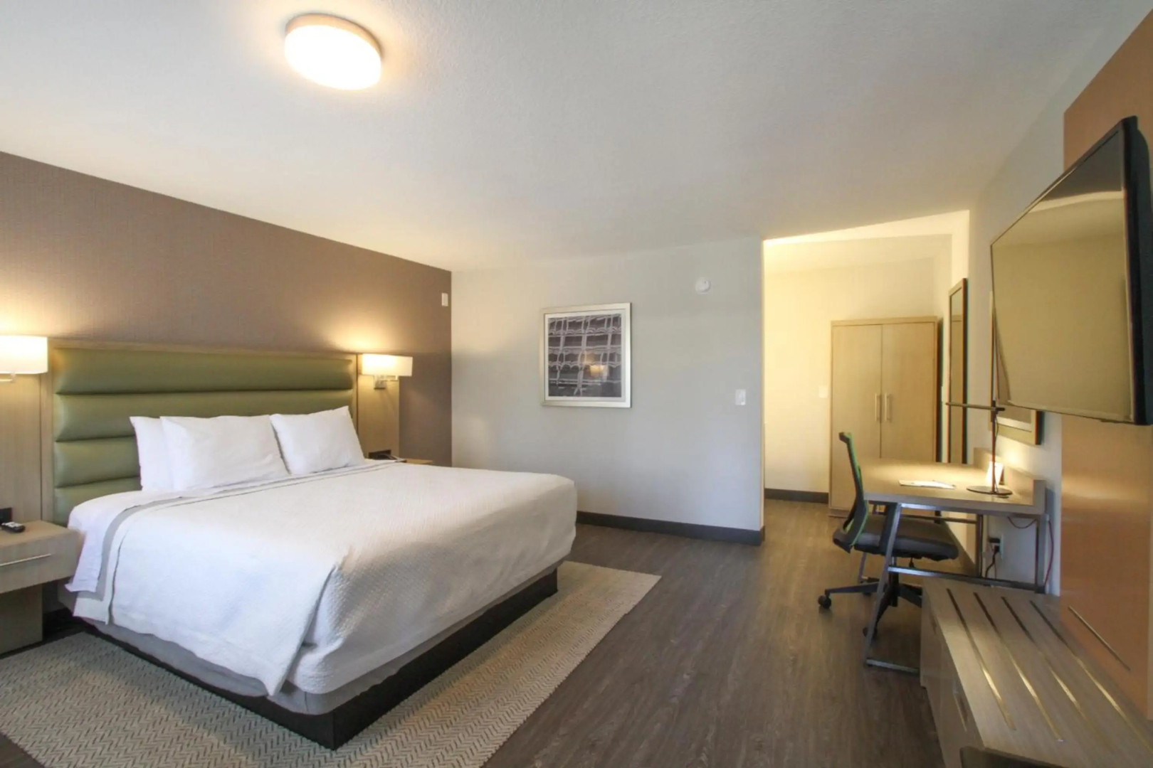 GreenTree Pasadena Inn