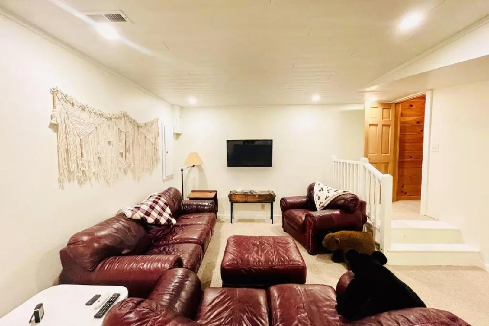 Stunning 4BR 3BA Cabin - Lakes, Hot Tub, Fireplace