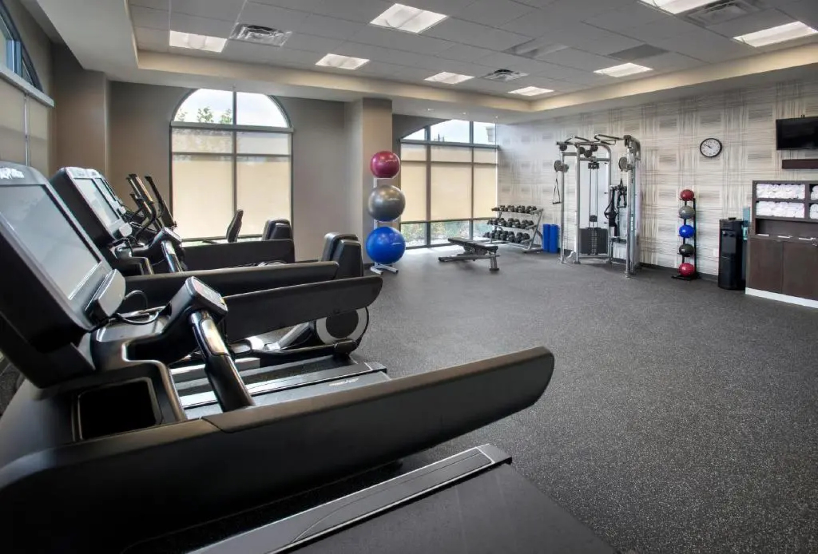 Courtyard by Marriott Newark Elizabeth
