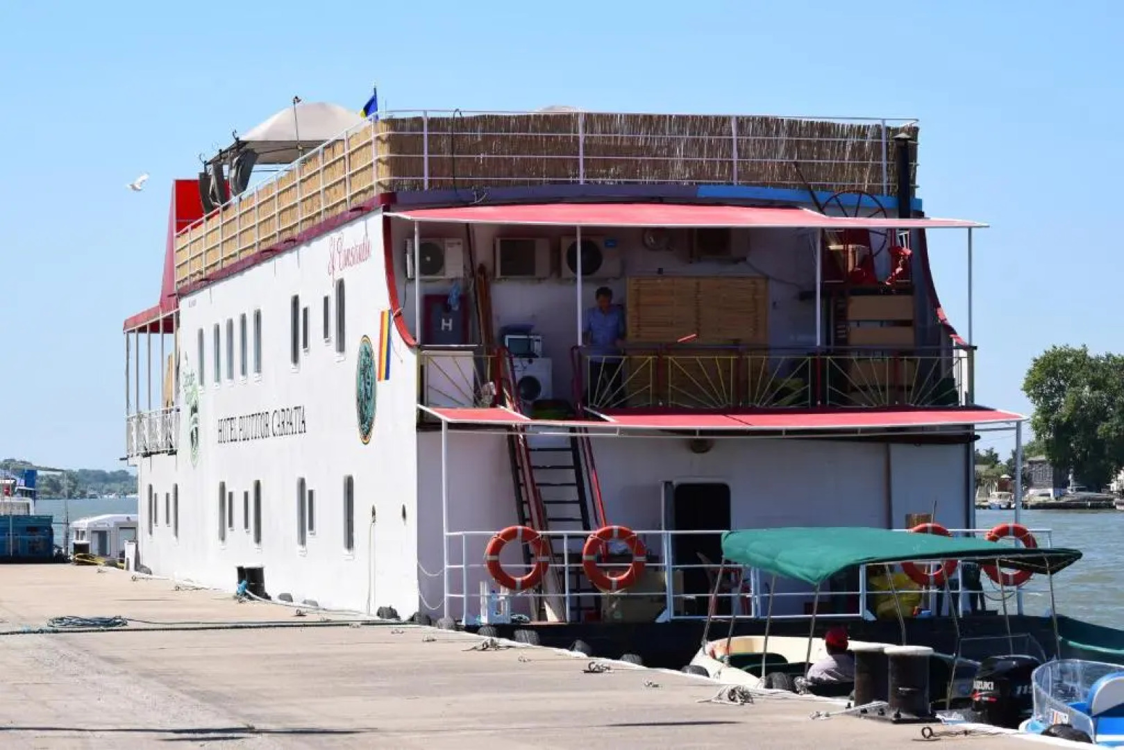 Hotel Plutitor Carpatia St. Constantin