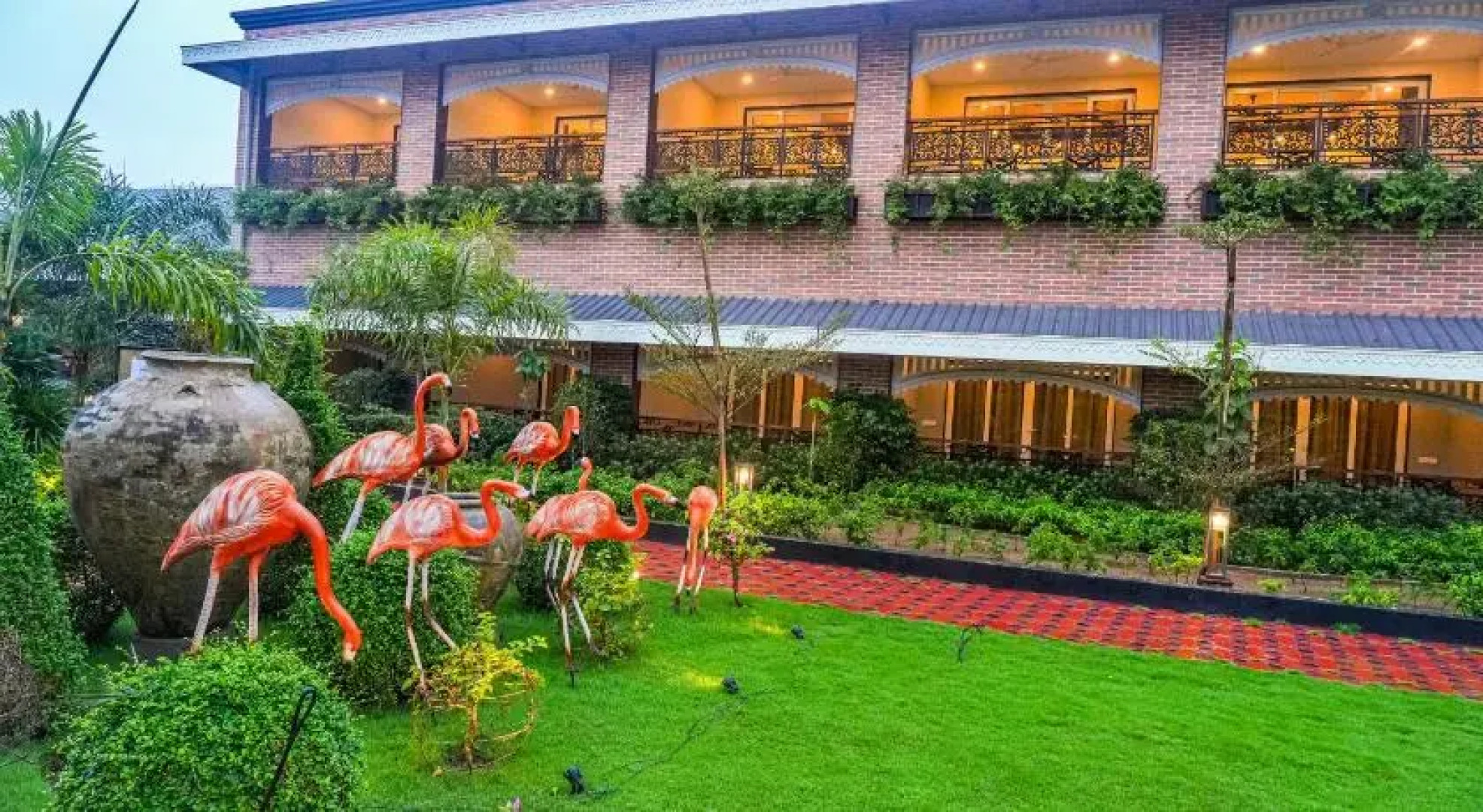 Mayfair Oasis Resort & Convention