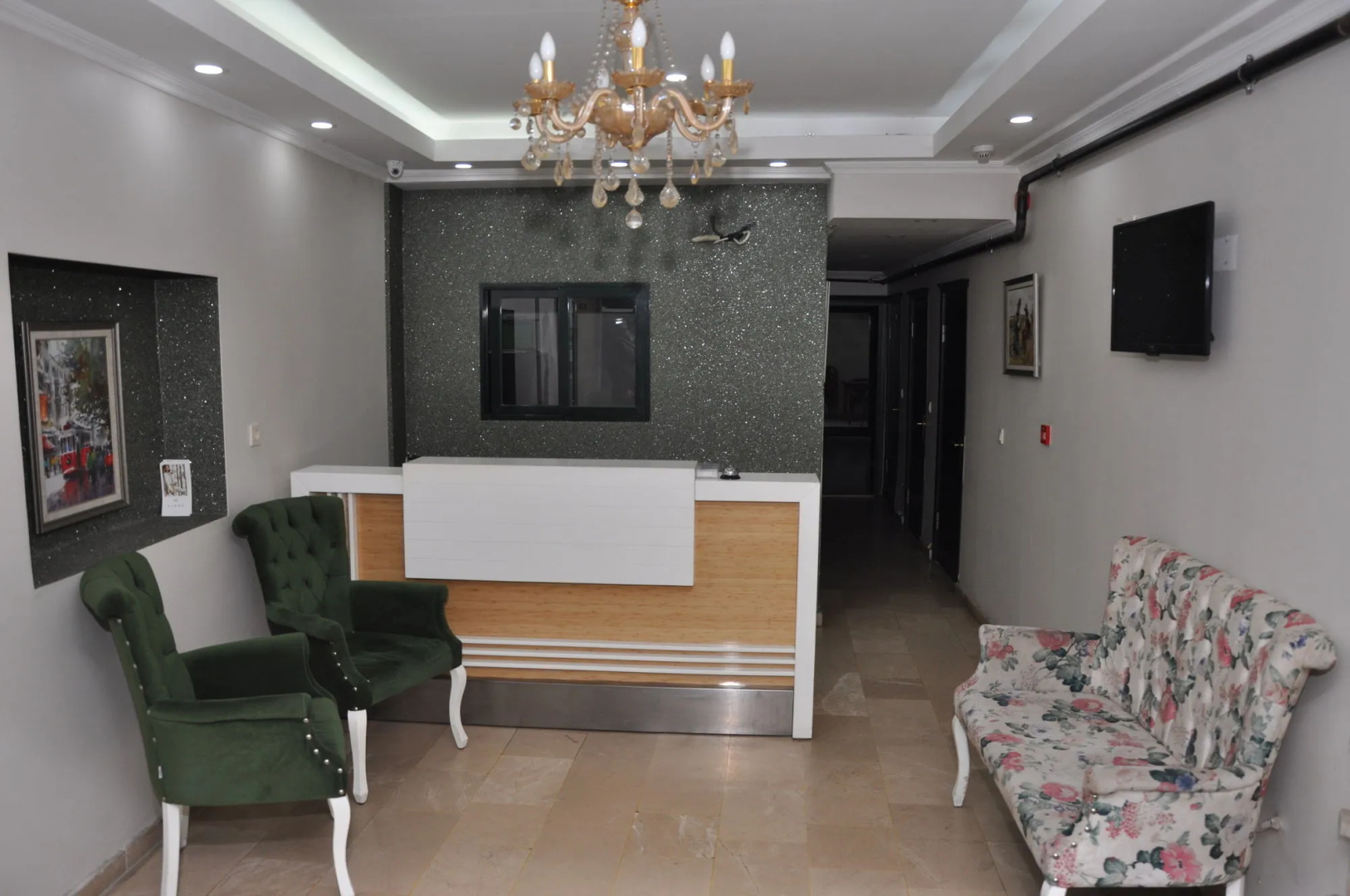 Monarch Hotel