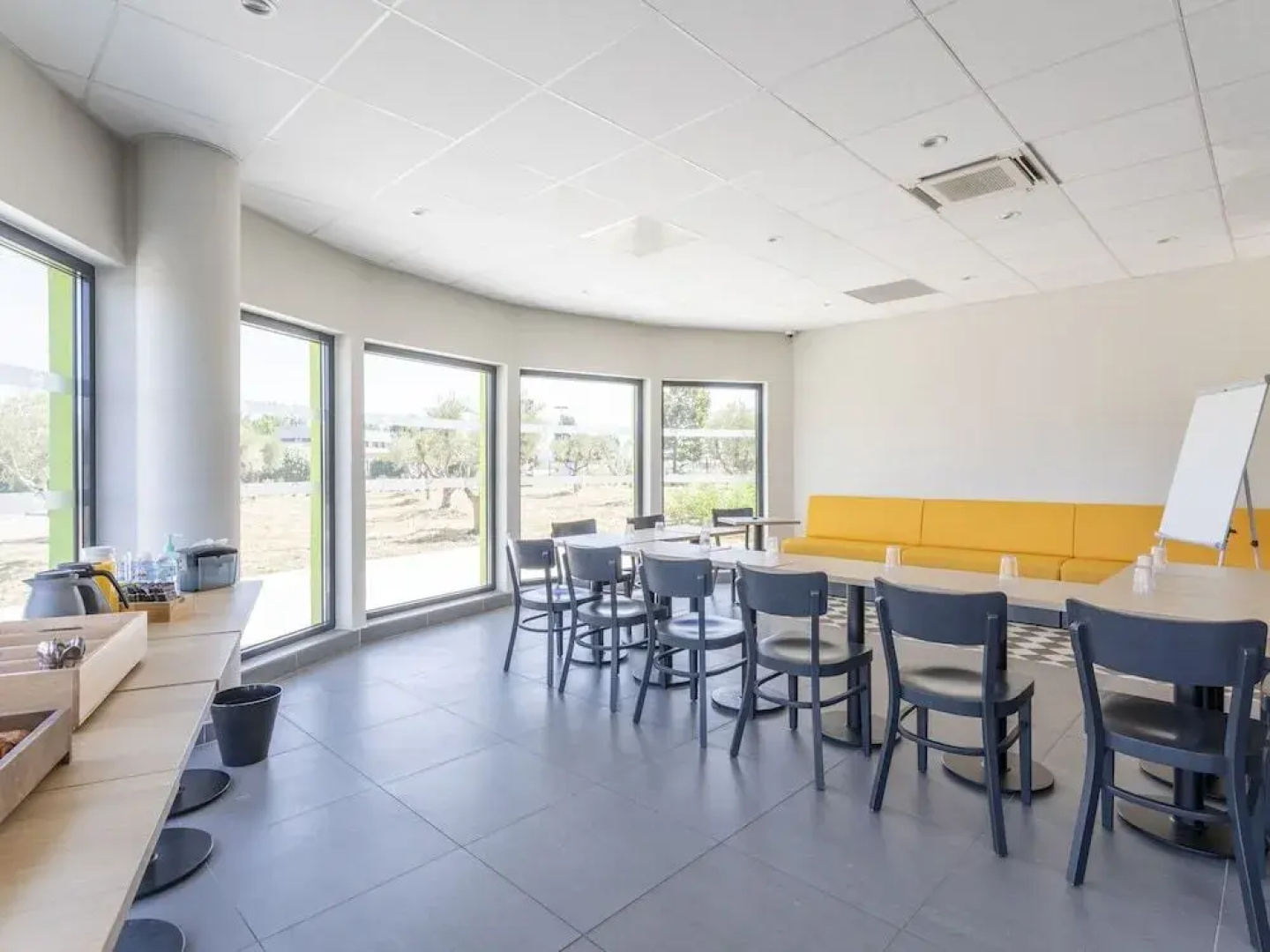 B&B HOTEL Saint-Martin-de-Crau Alpilles Camargue