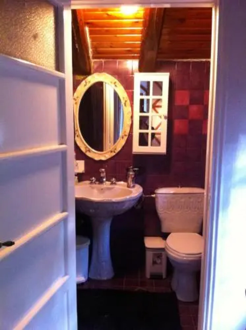 1911 Poros Country Retreat