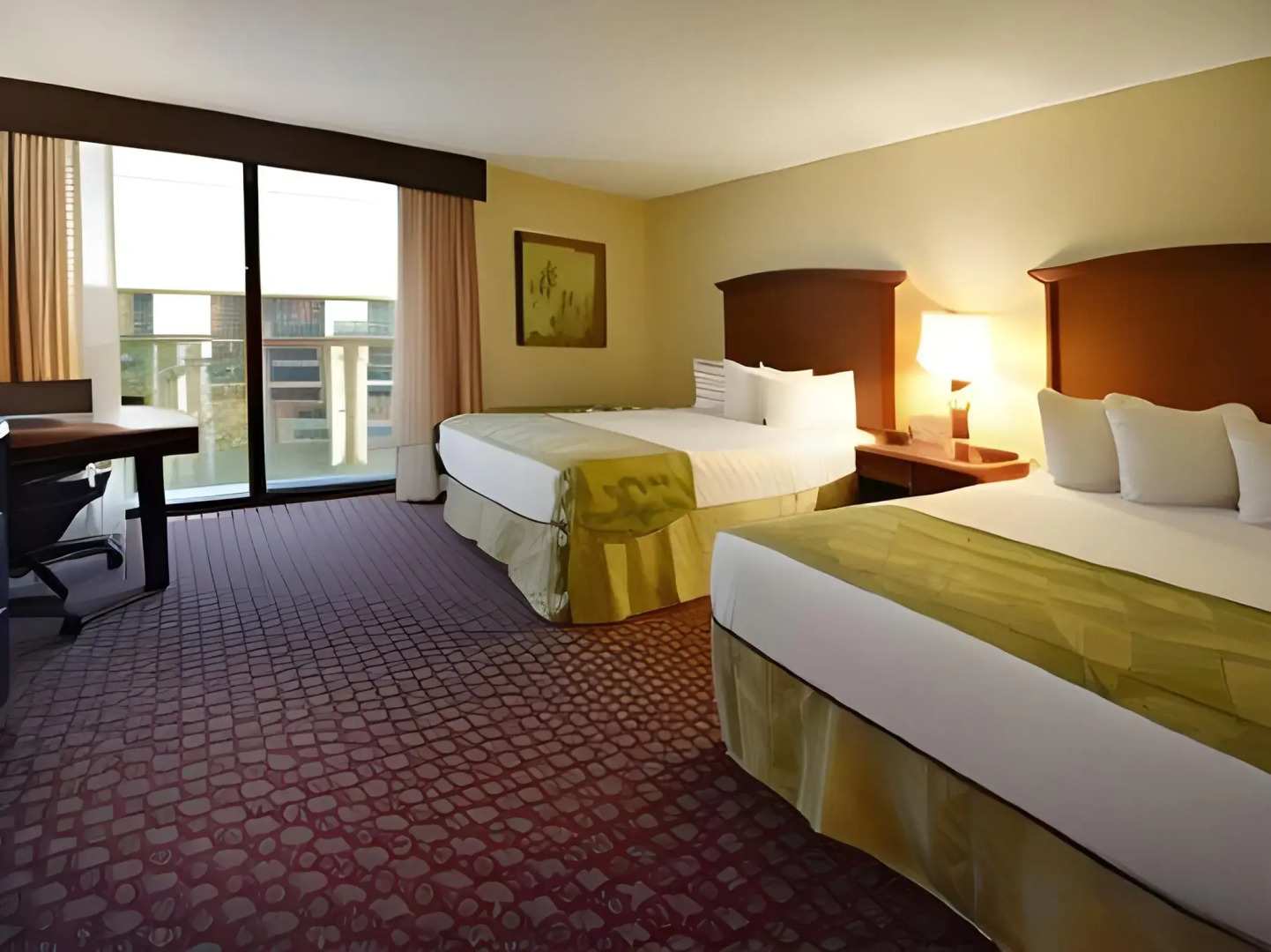 Rosen Inn, closest to Universal