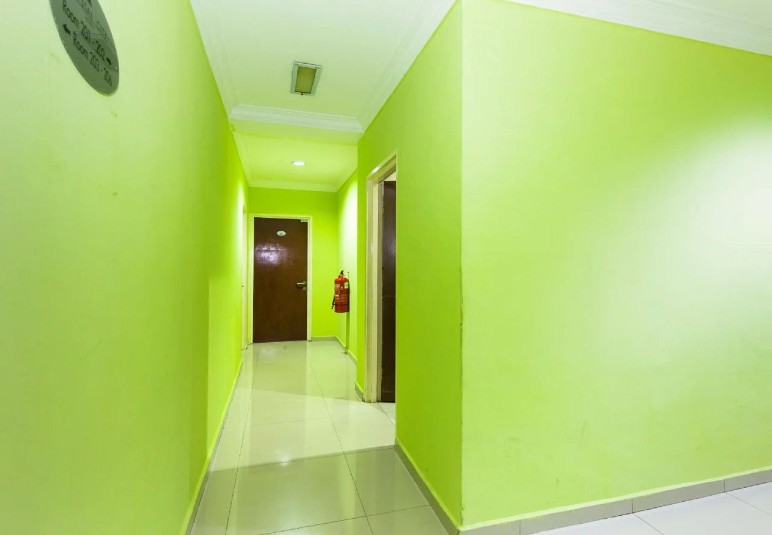 OYO 443 Crystal City Hotel