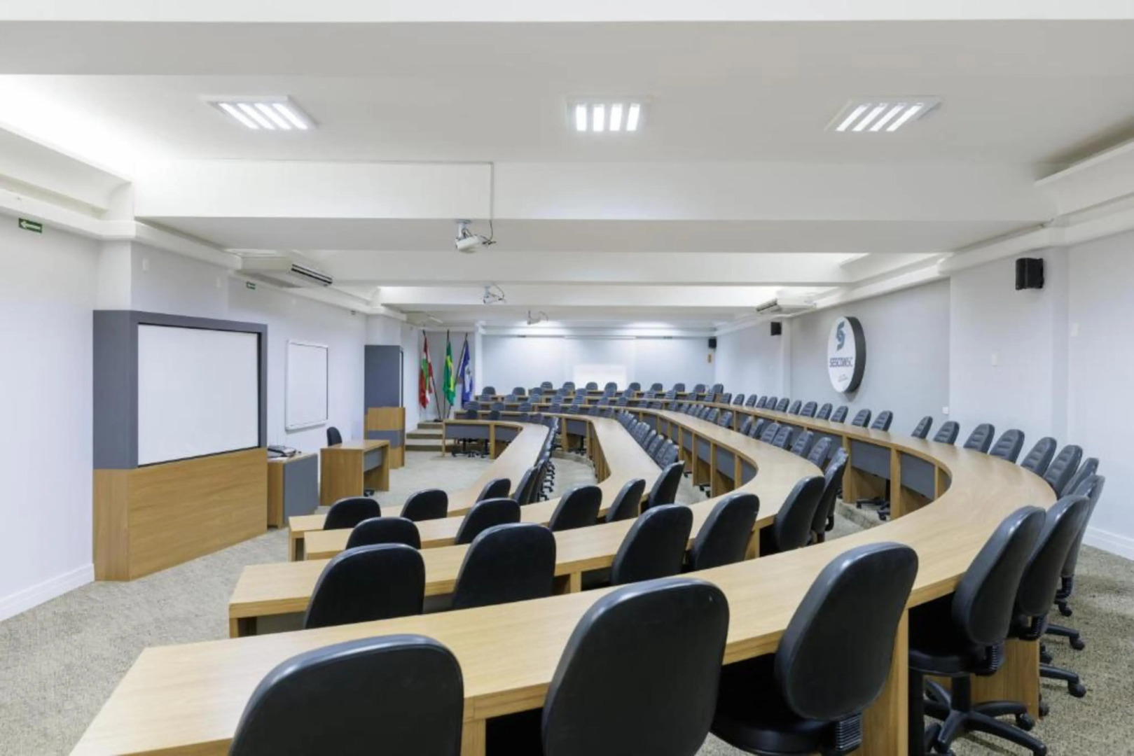 Le Village Flats e Hotel