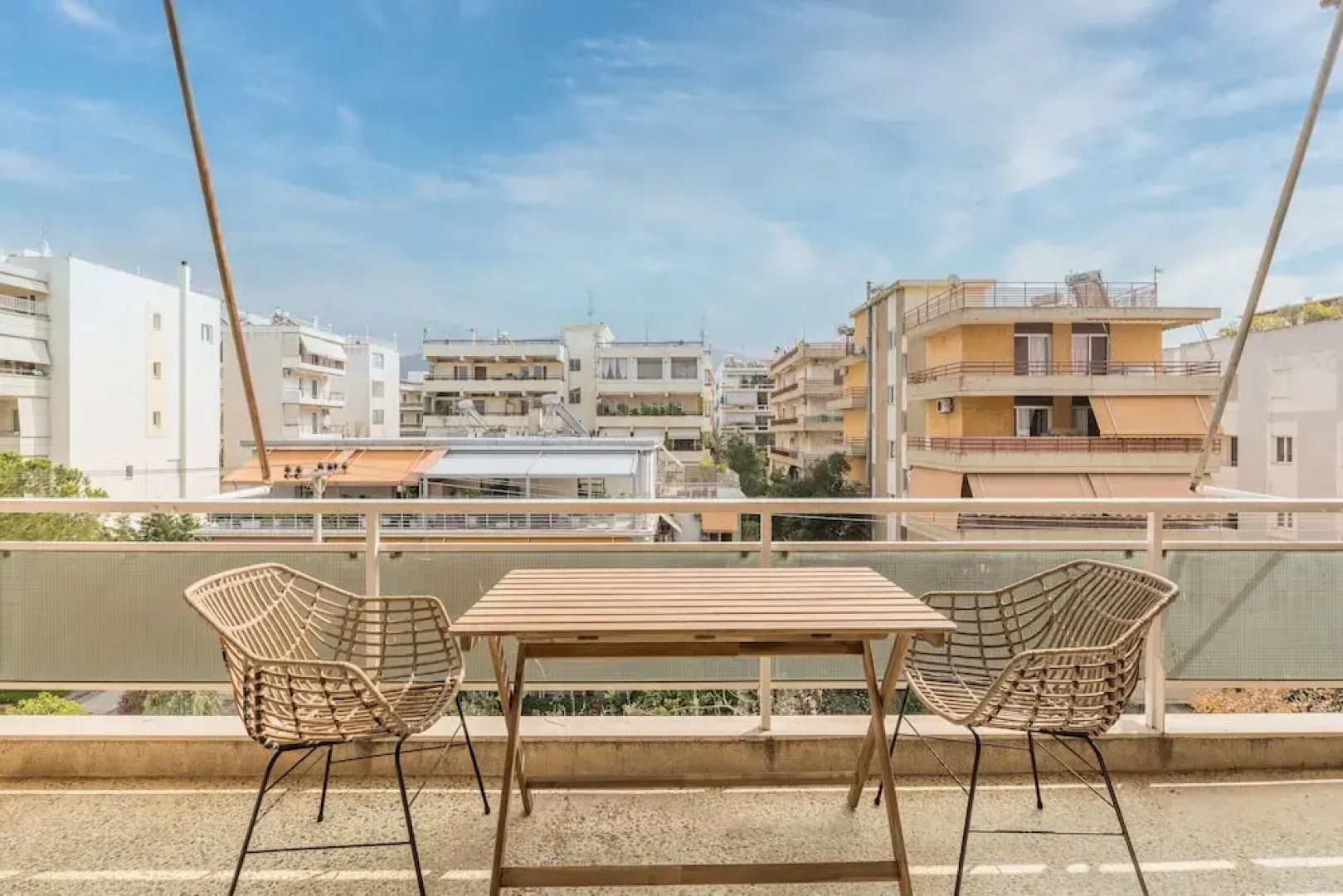 Outstanding 2BR Apartment in Cholargos