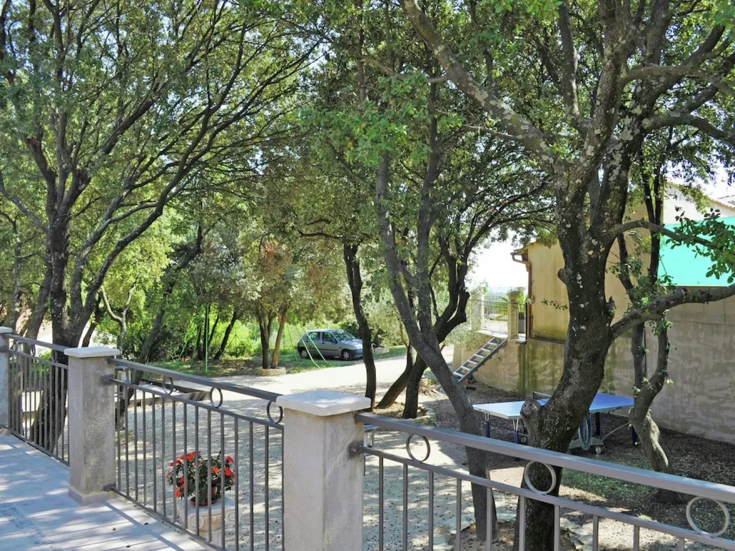 Modern Villa with Private Pool in Ledenon