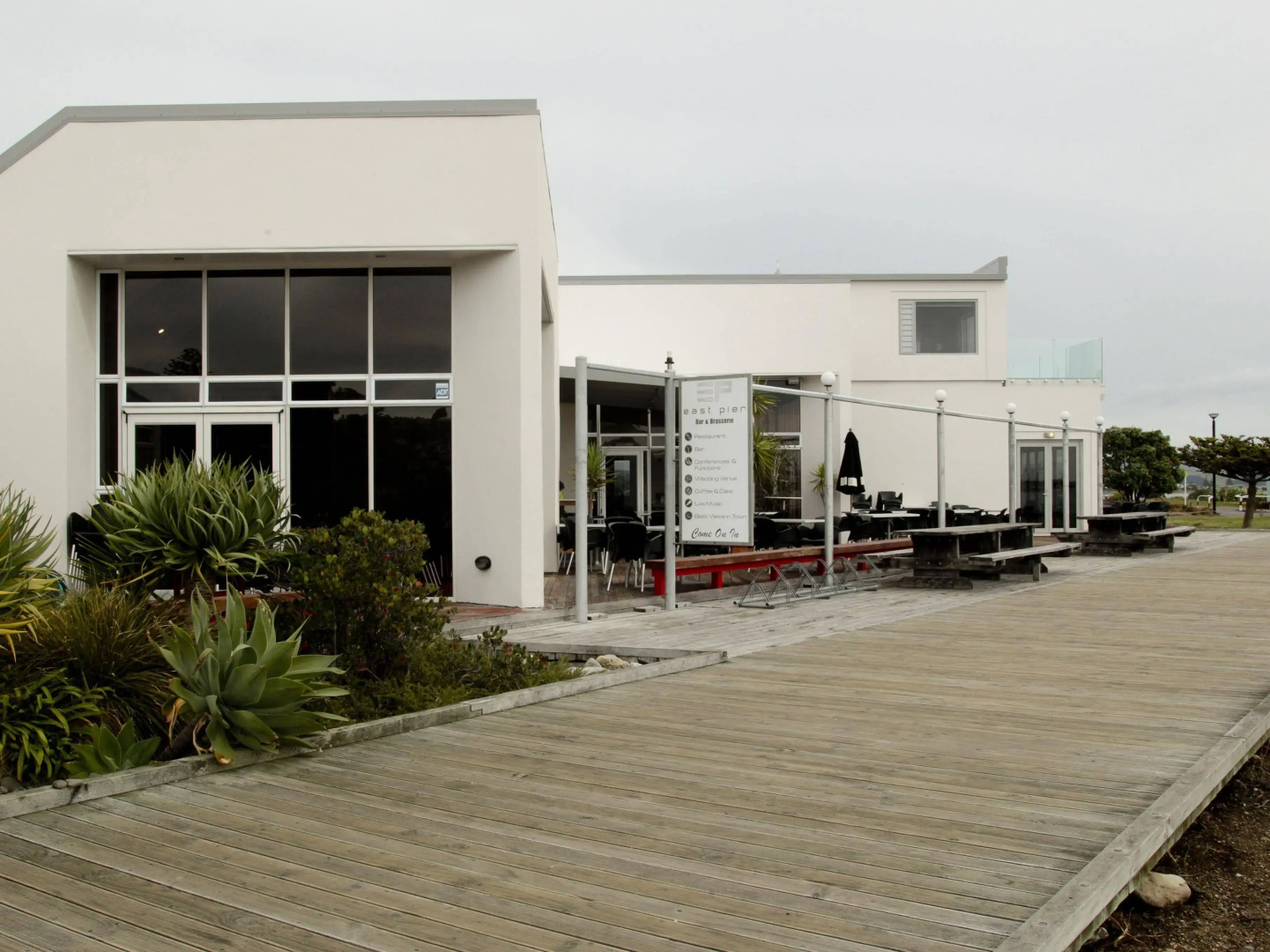 East Pier Hotel