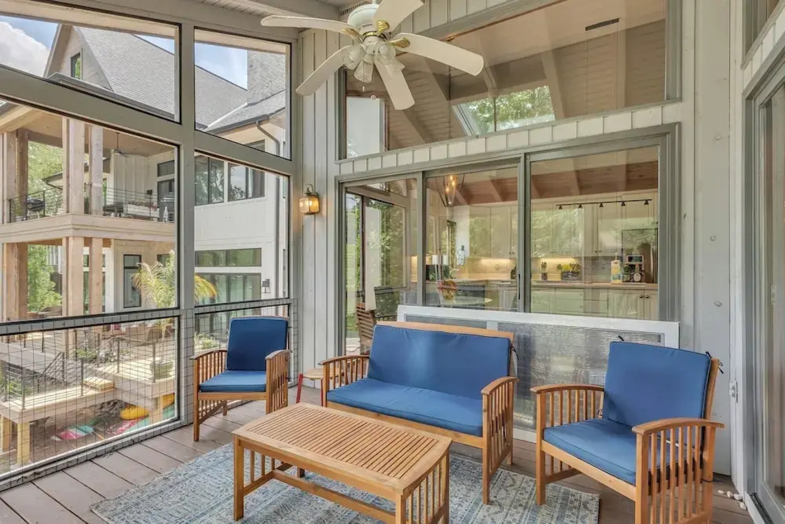 The Blue Flamingo 5 Bedroom Home By Redawning