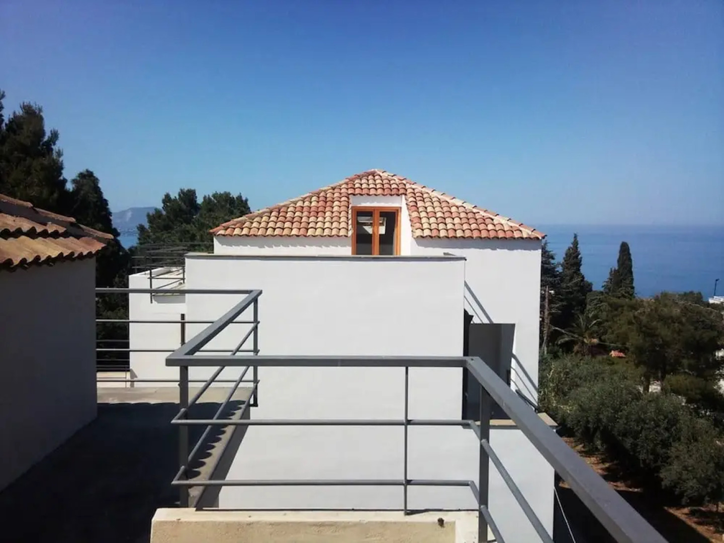 Villa With Pool Garden Near The Sea