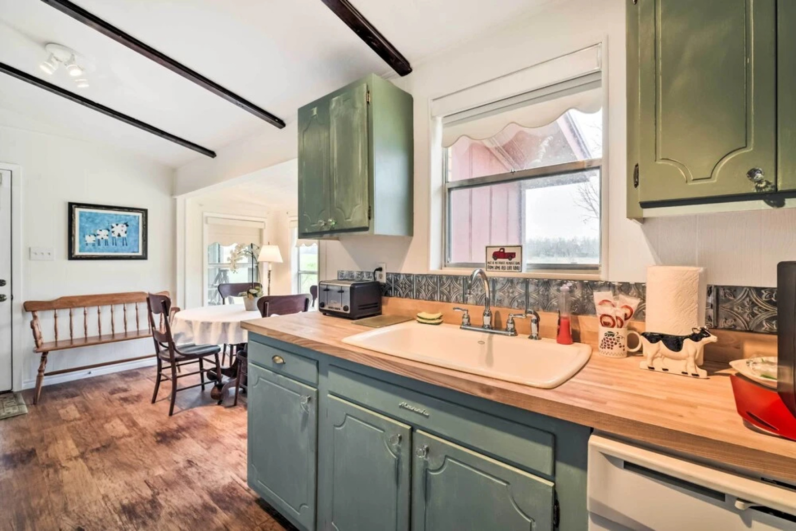 On Scenic 60-acre Farm: Carmine Cottage w/ Porch