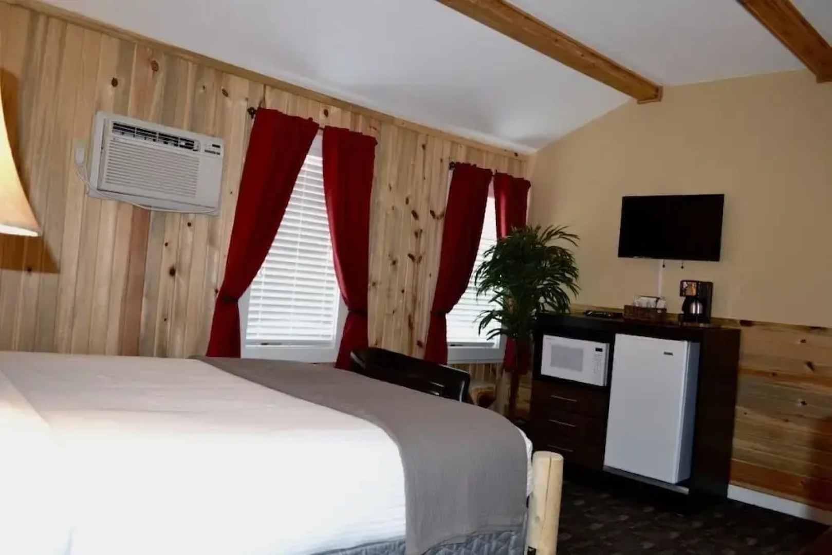 Black Elk Resort Cottages and RV Park