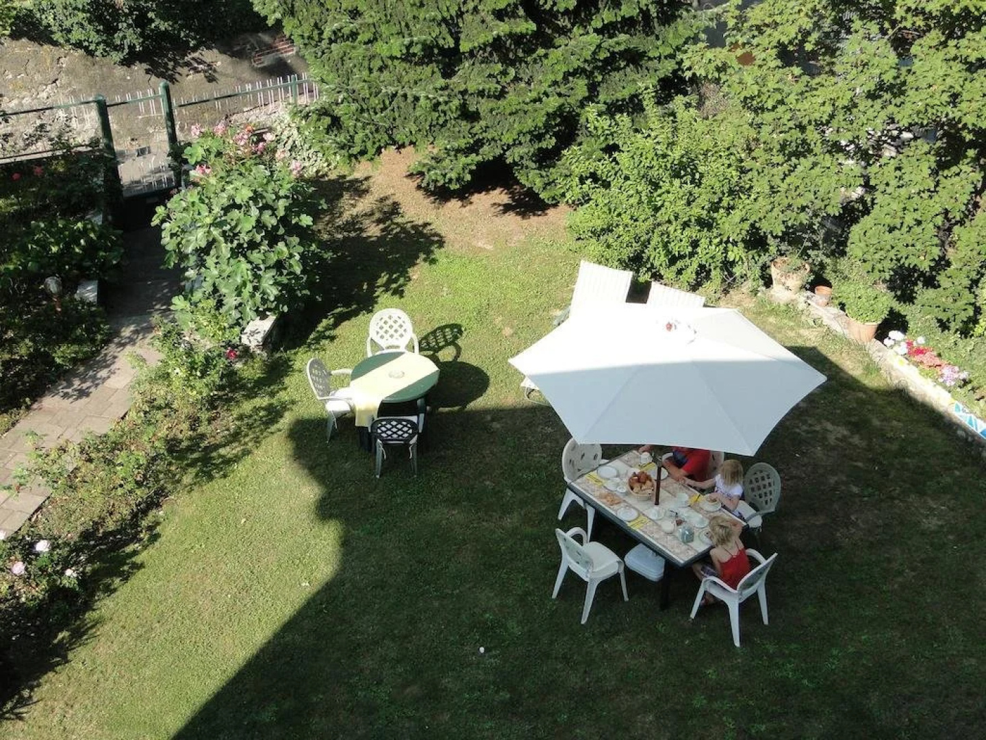 B&B Caslett