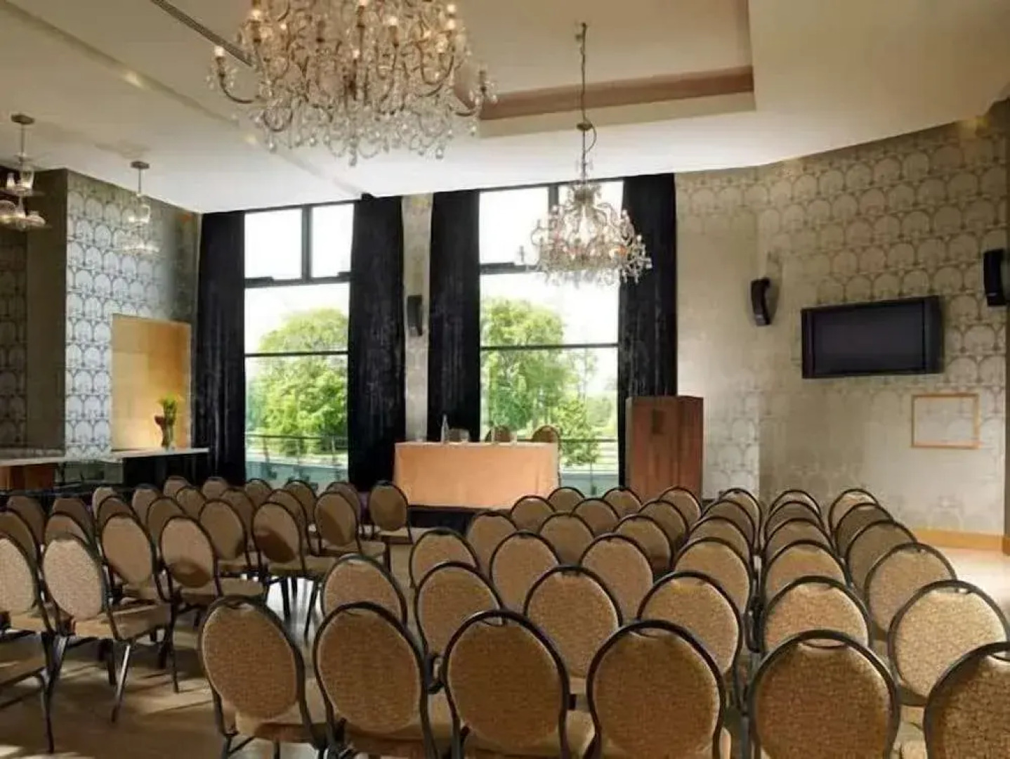 Seafield Hotel & Spa Resort